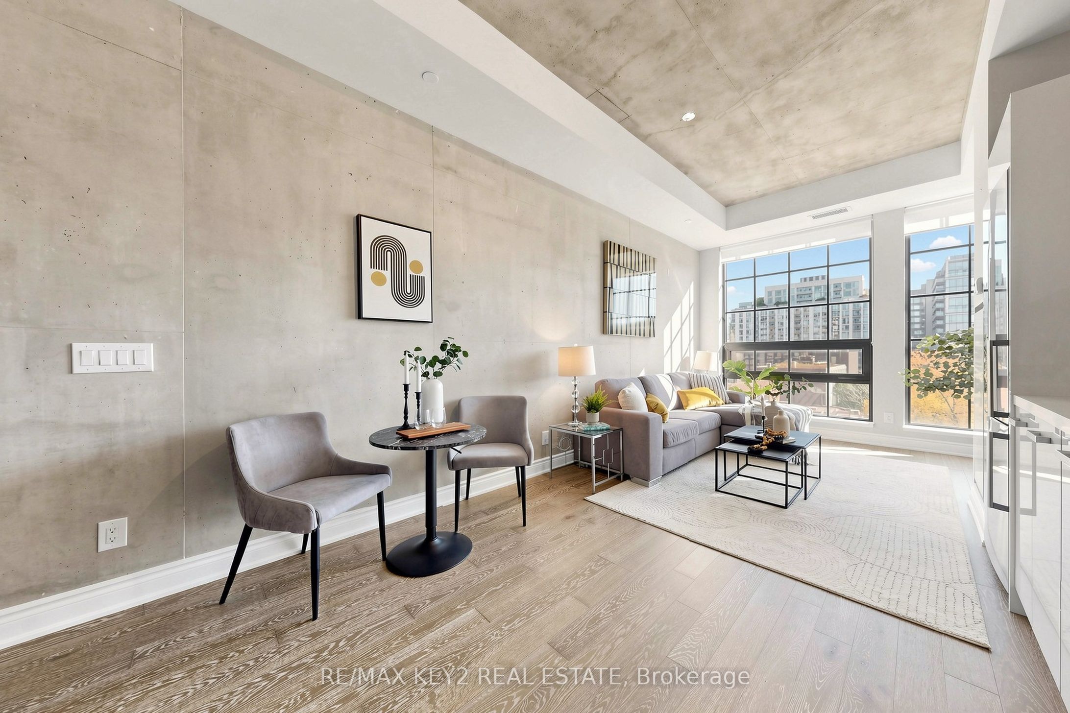 608 Richmond Street W 615 Property Photo 14