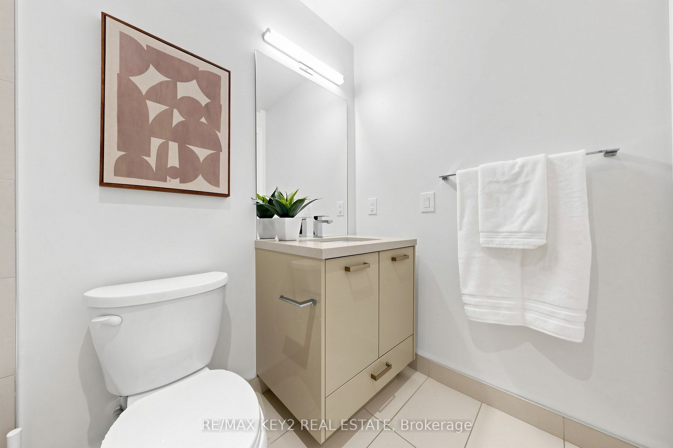 608 Richmond Street W 615 Property Photo 22