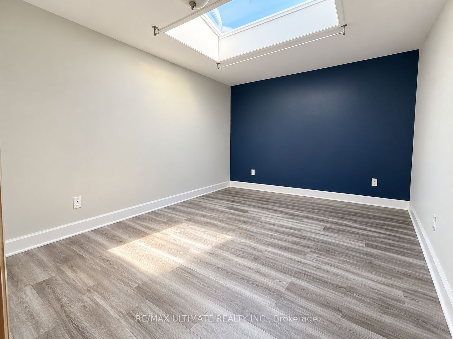 812 St Clair Avenue W Property Photo 14