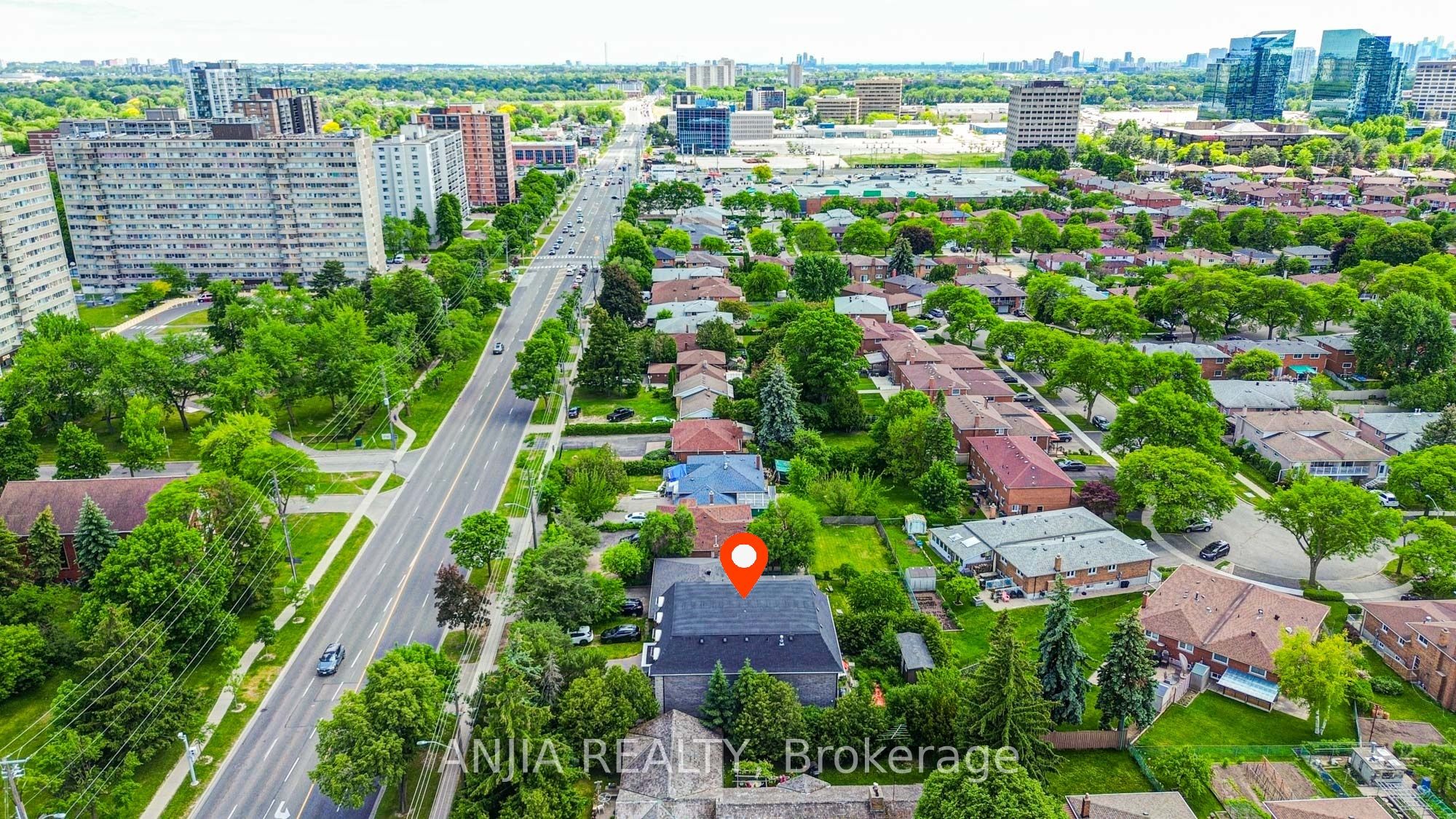 2652 Victoria Park Avenue Property Photo 6