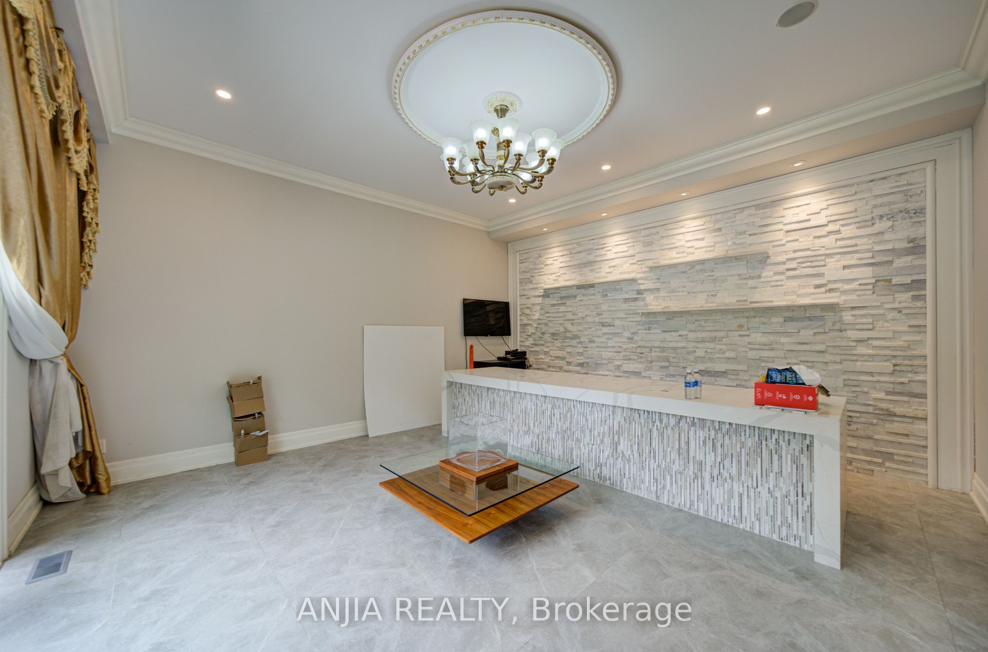 2652 Victoria Park Avenue Property Photo 9