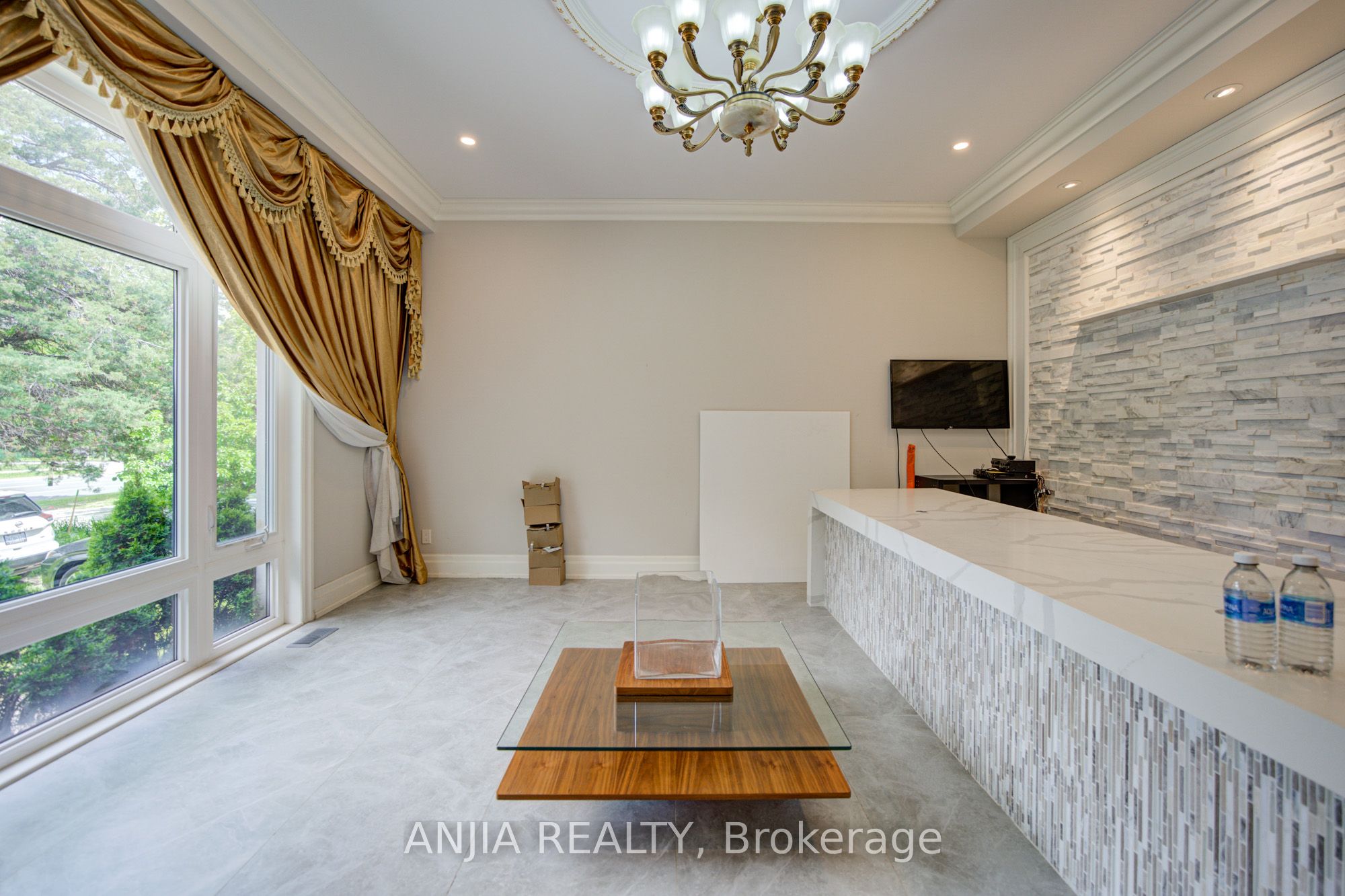 2652 Victoria Park Avenue Property Photo 10