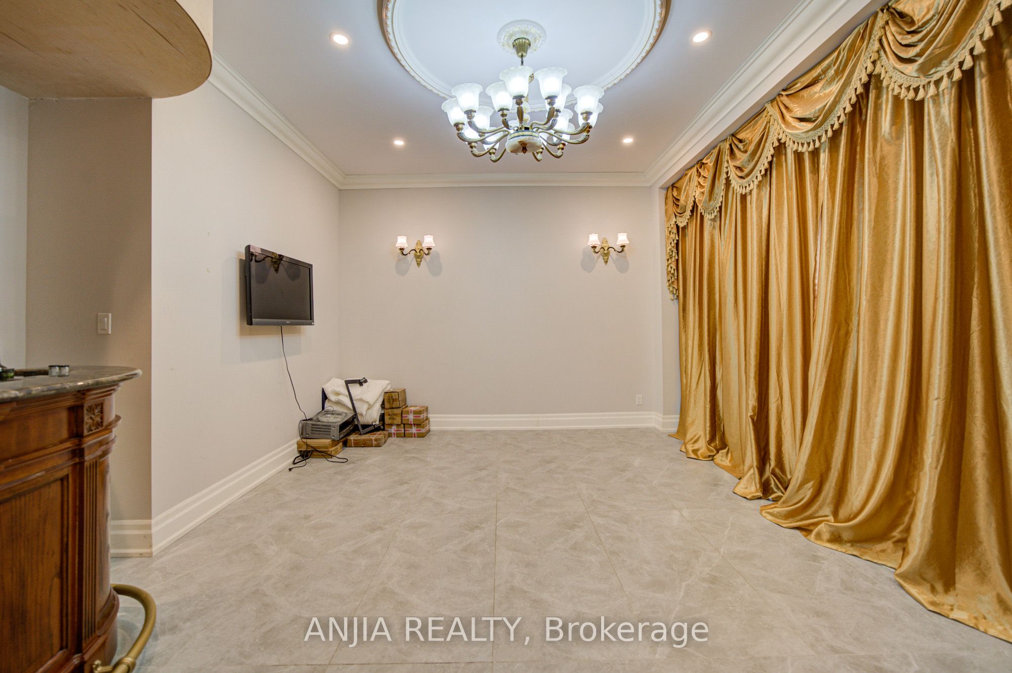 2652 Victoria Park Avenue Property Photo 11