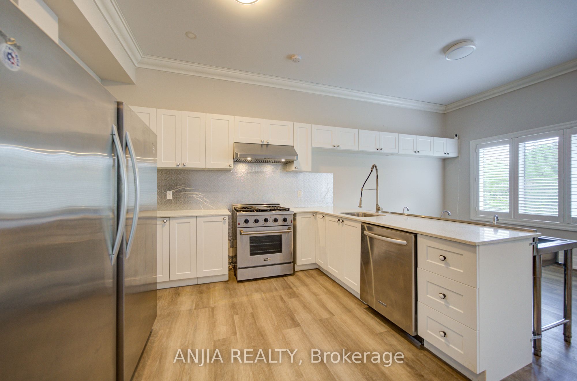 2652 Victoria Park Avenue Property Photo 17