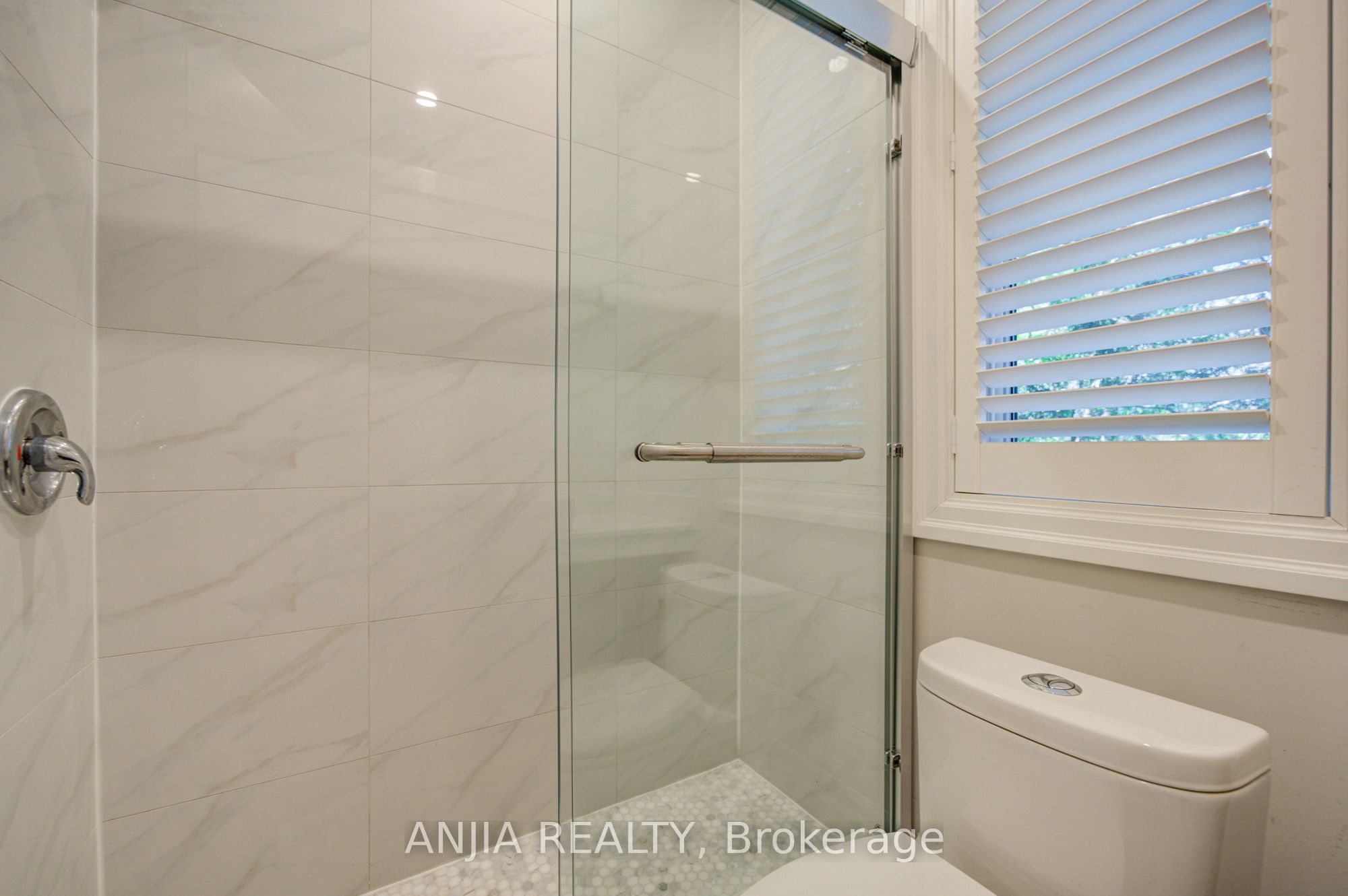 2652 Victoria Park Avenue Property Photo 22