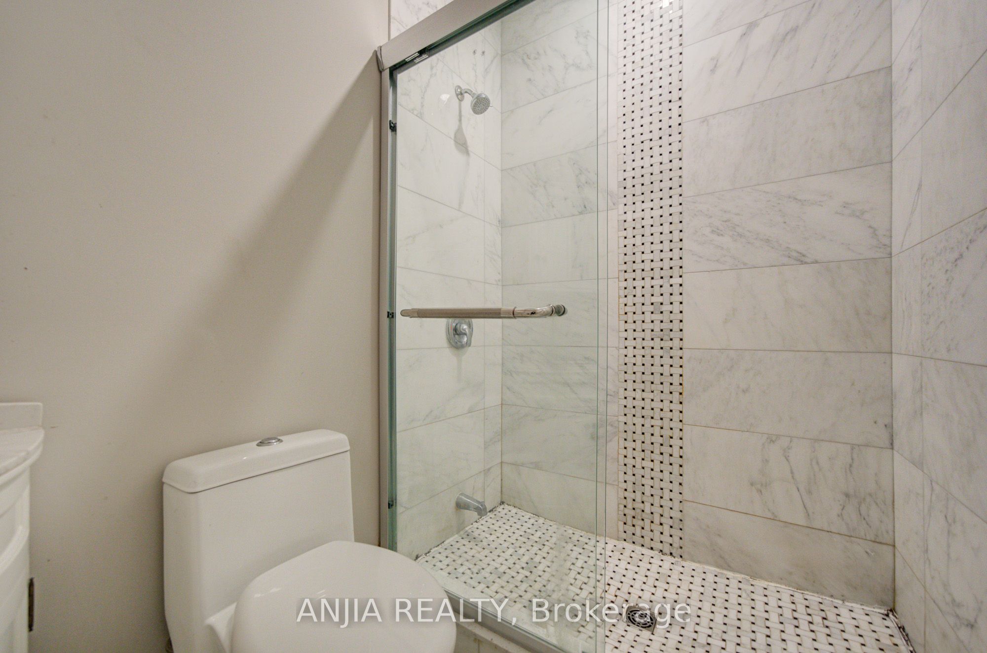 2652 Victoria Park Avenue Property Photo 31