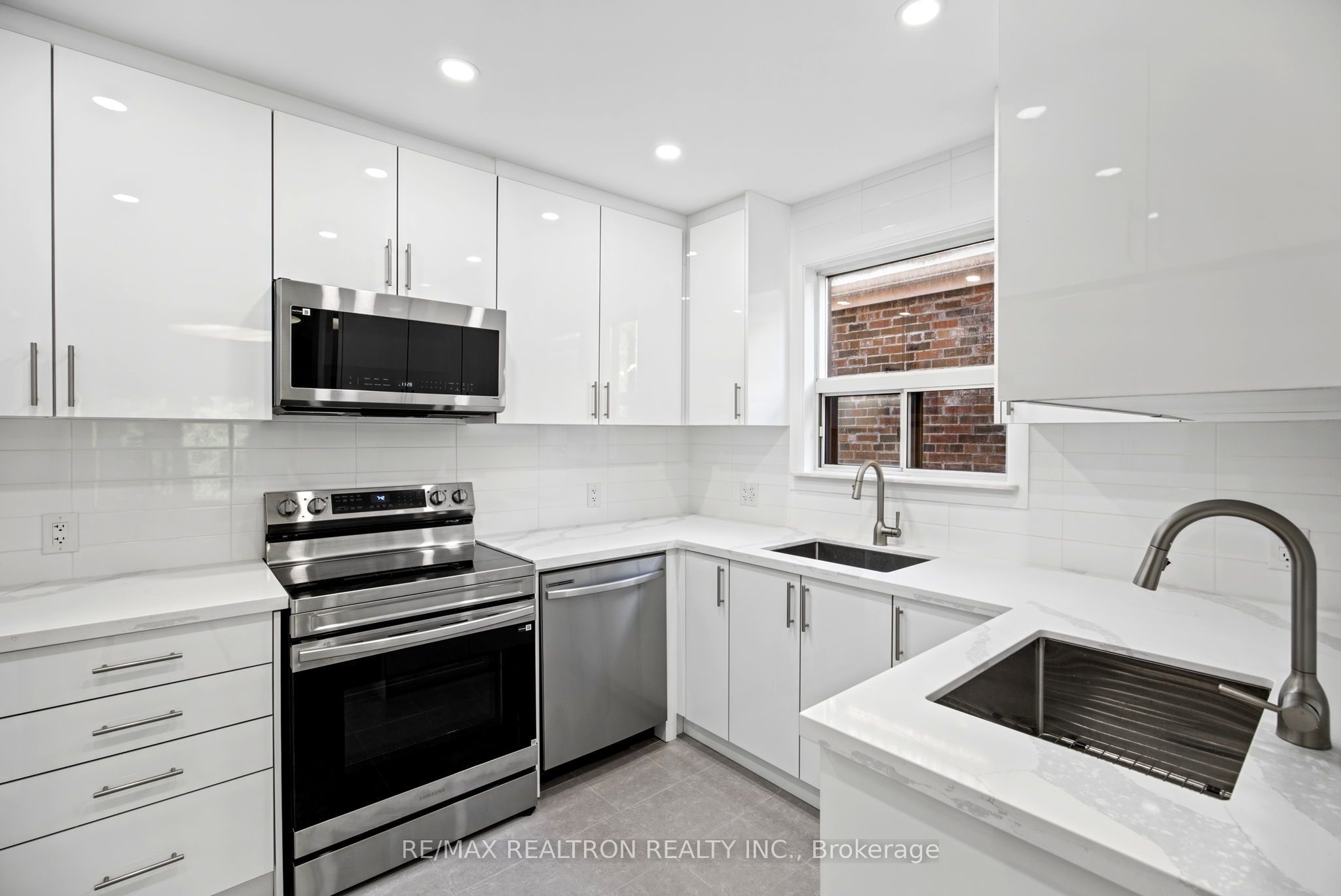 26 Shelborne Avenue Property Photo 5