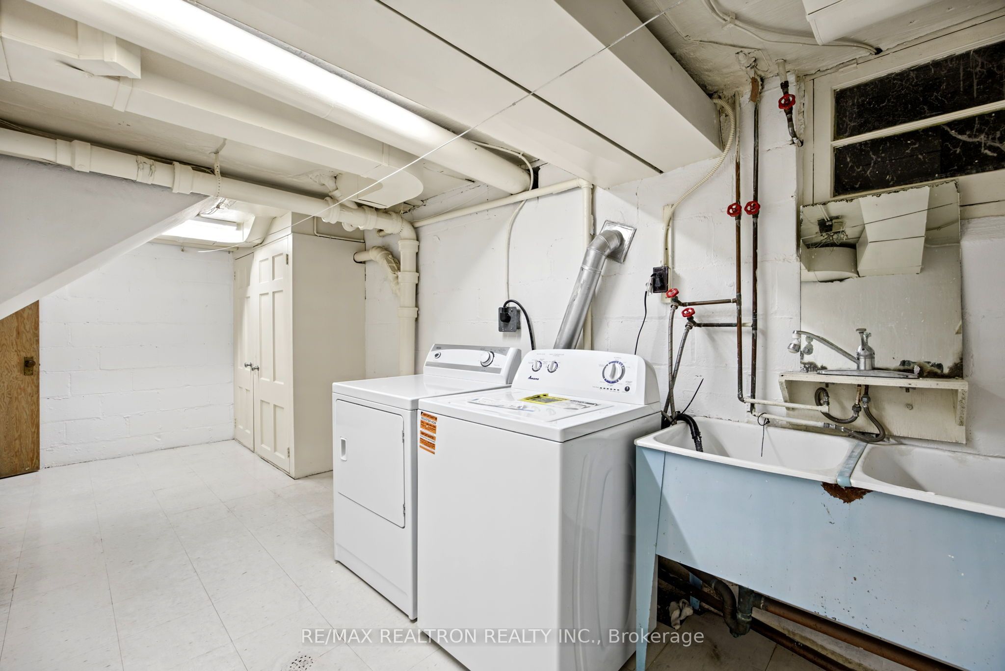 26 Shelborne Avenue Property Photo 13