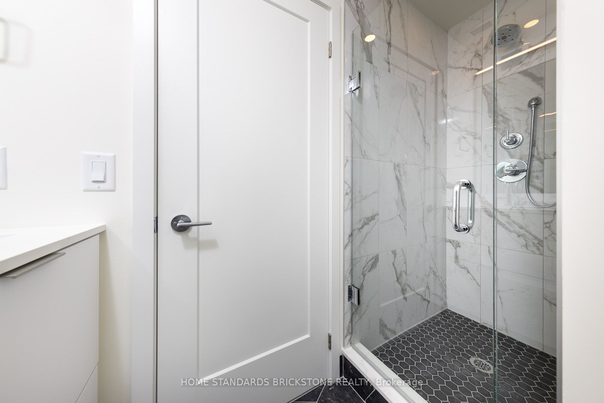 89 Church Street 4607 Property Photo 24