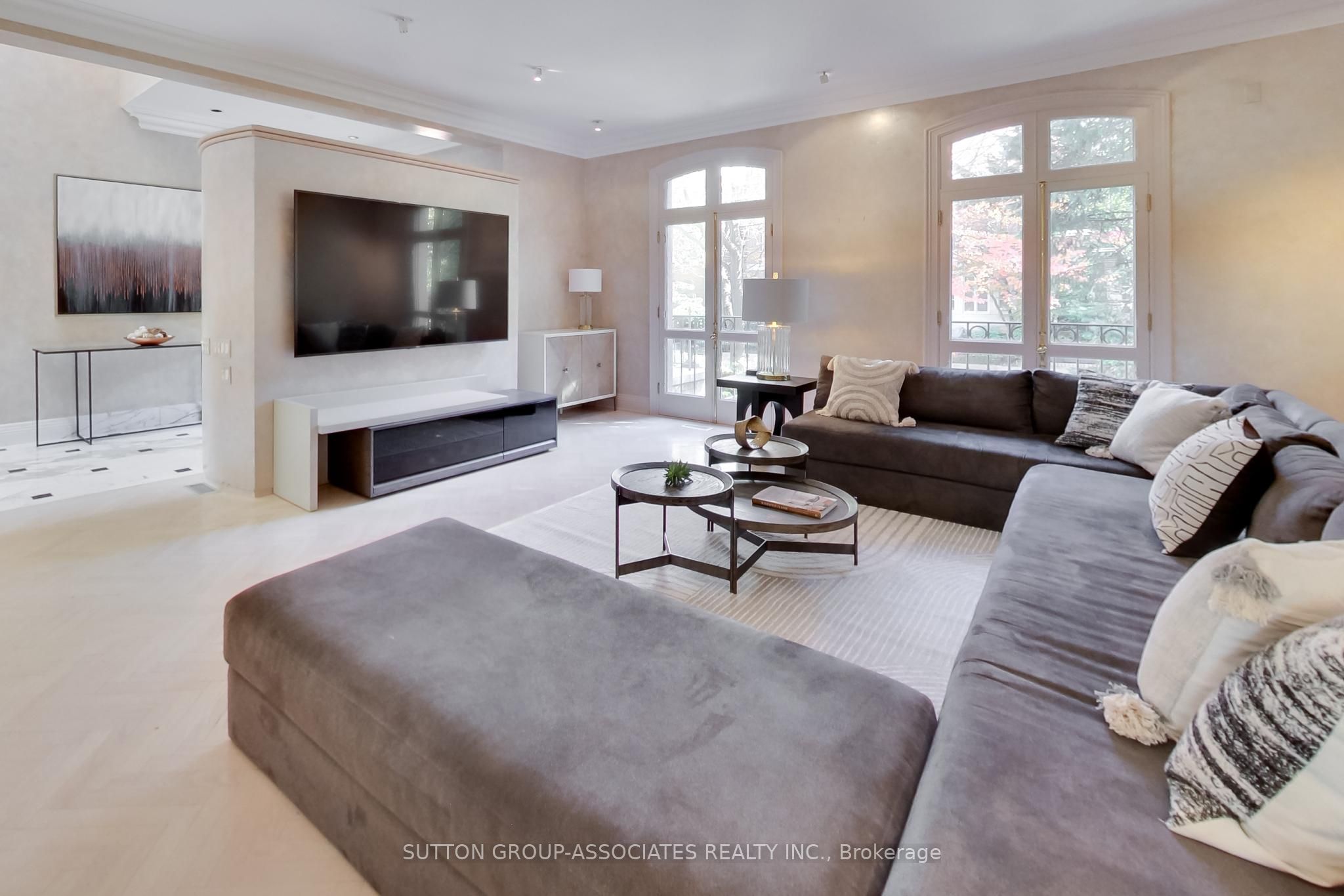 48 Lowther Avenue Property Photo 5