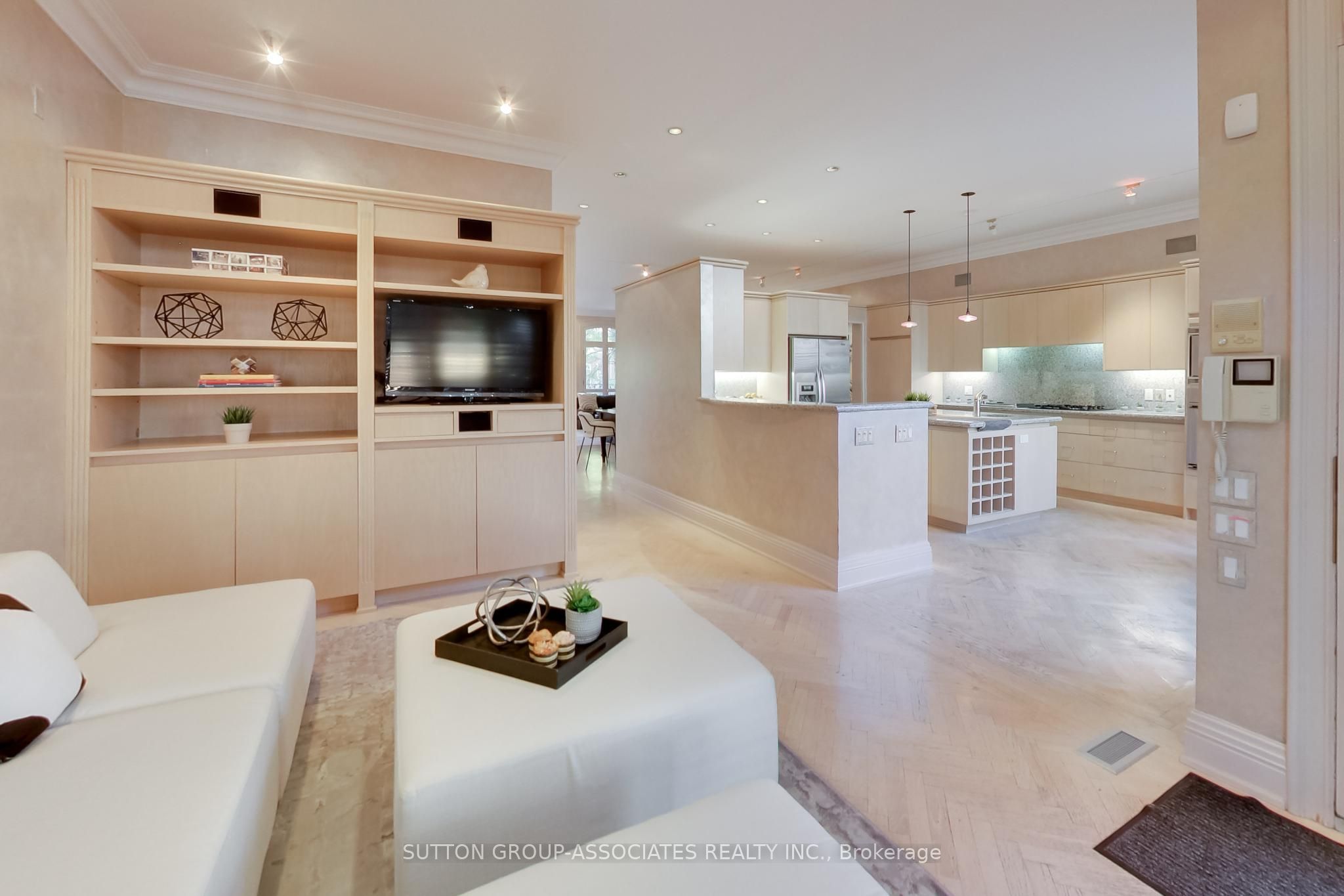 48 Lowther Avenue Property Photo 10