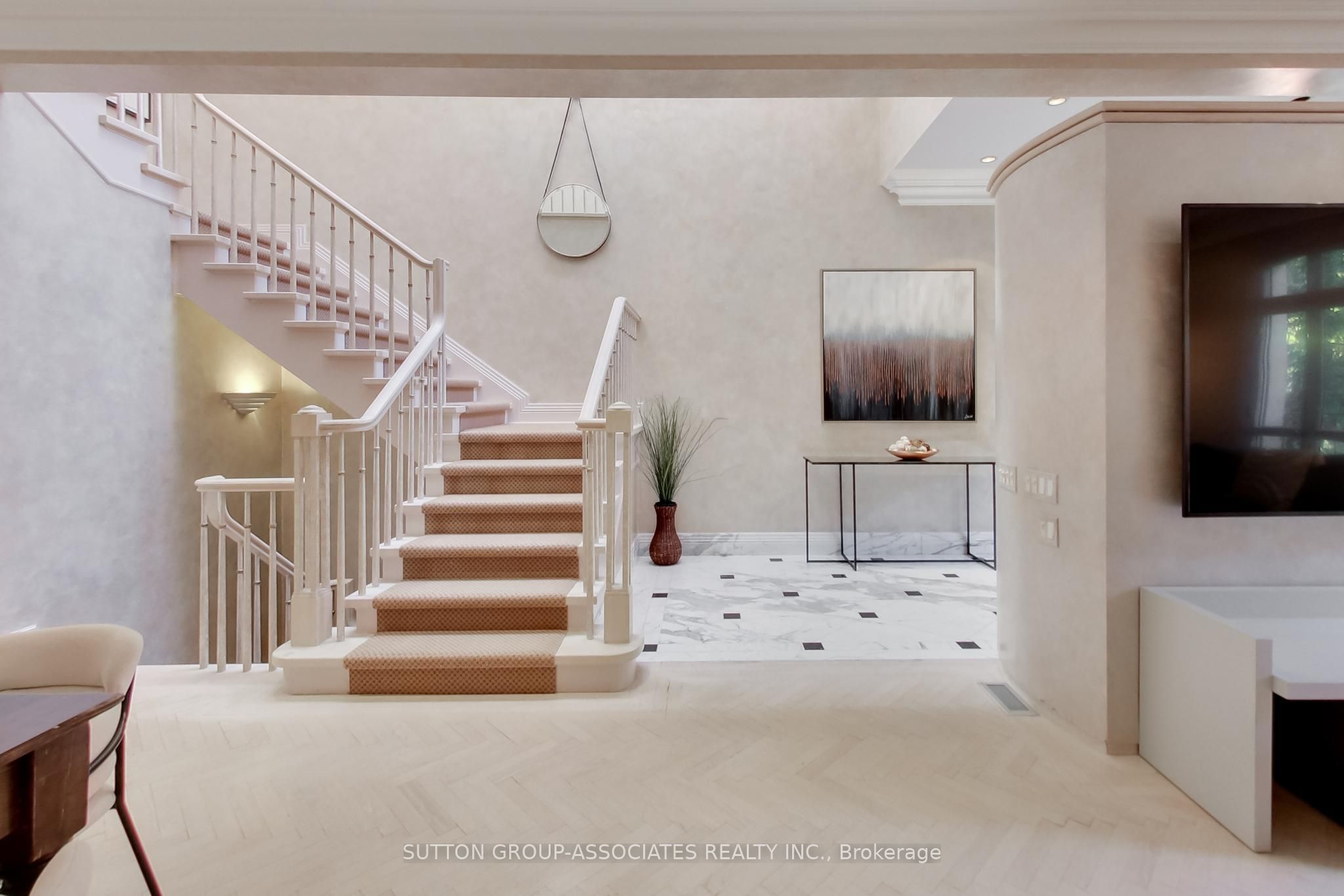 48 Lowther Avenue Property Photo 16