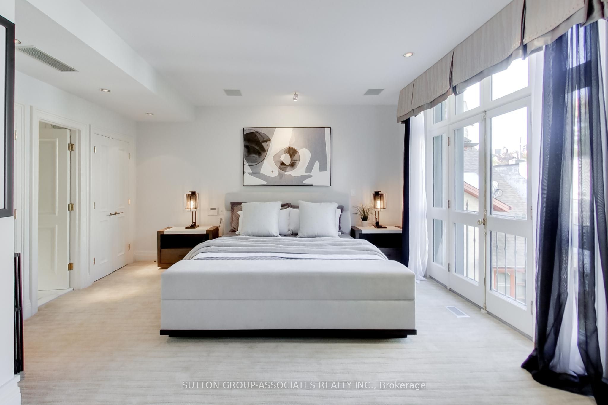 48 Lowther Avenue Property Photo 18