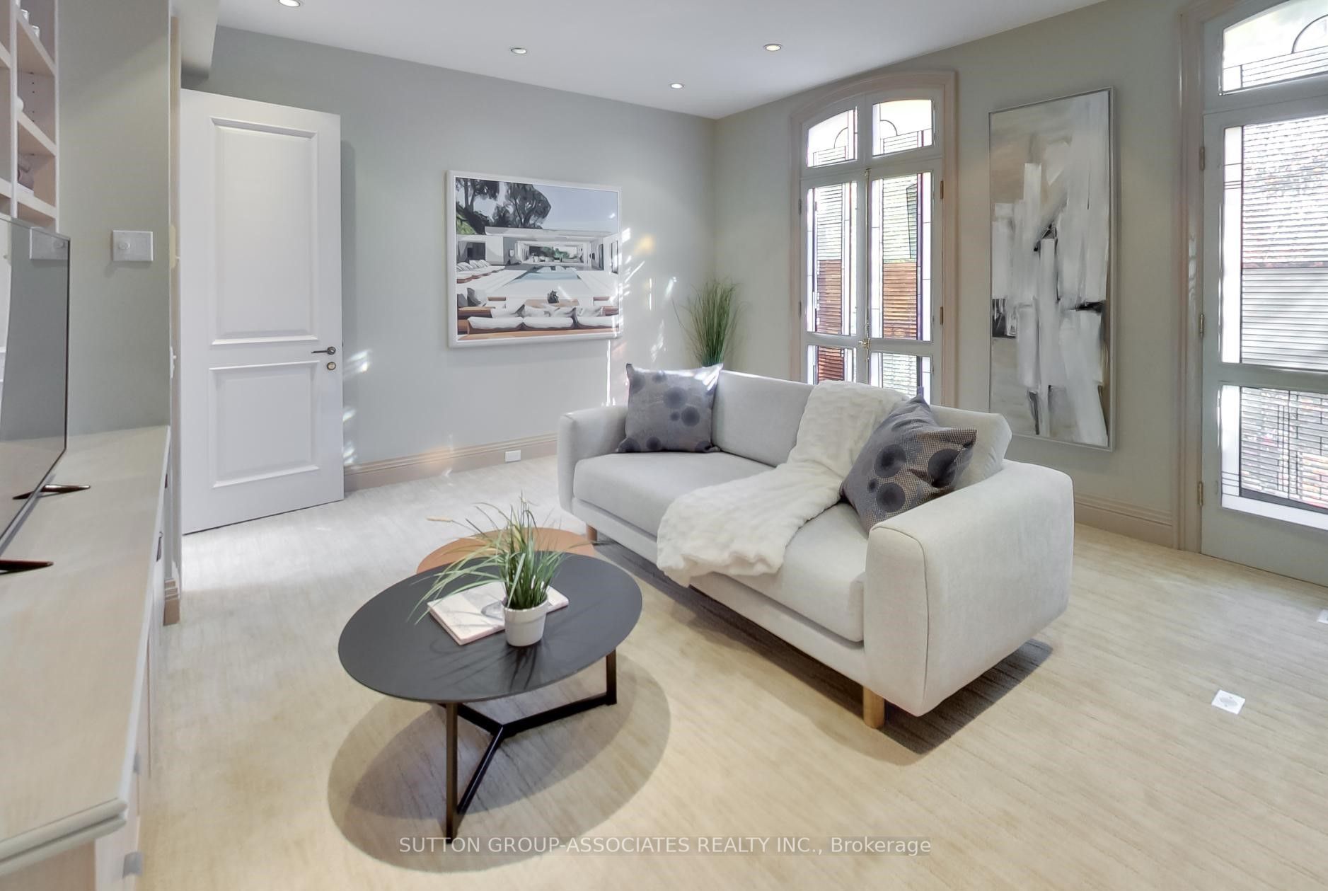 48 Lowther Avenue Property Photo 23