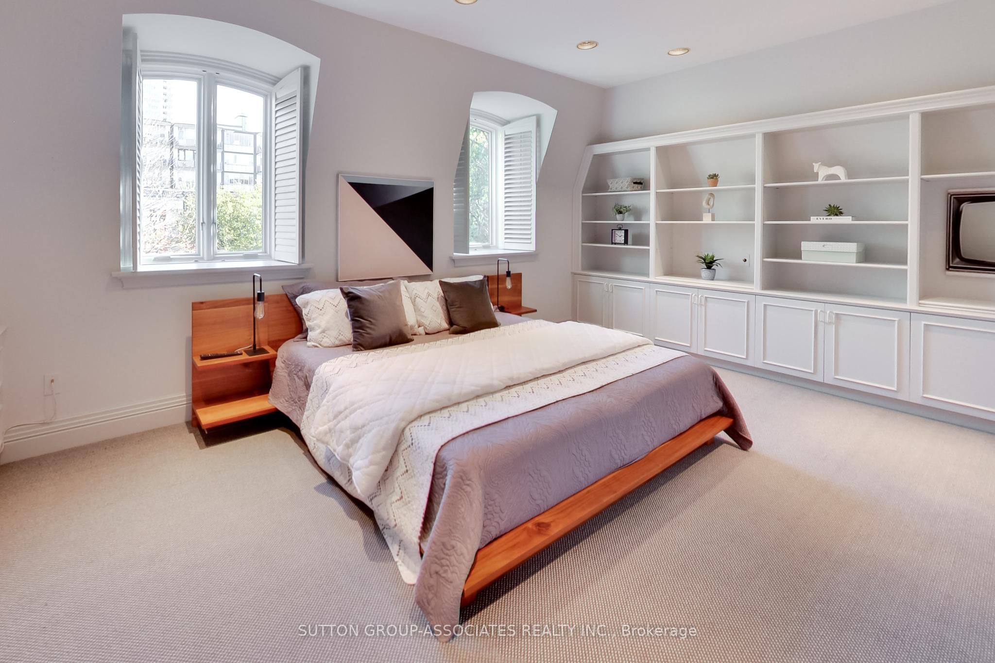 48 Lowther Avenue Property Photo 28
