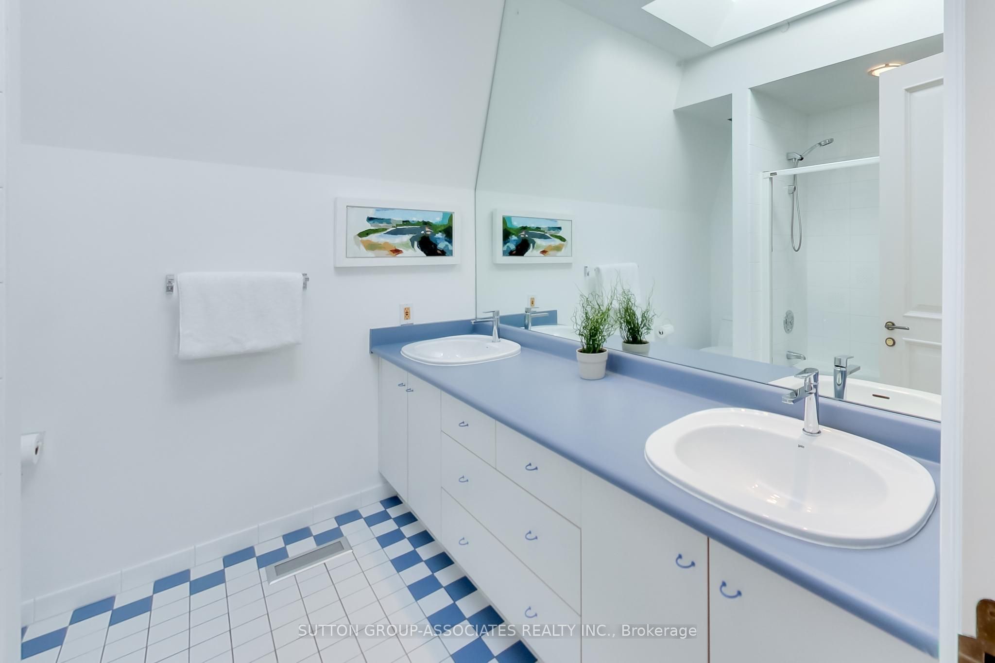 48 Lowther Avenue Property Photo 29
