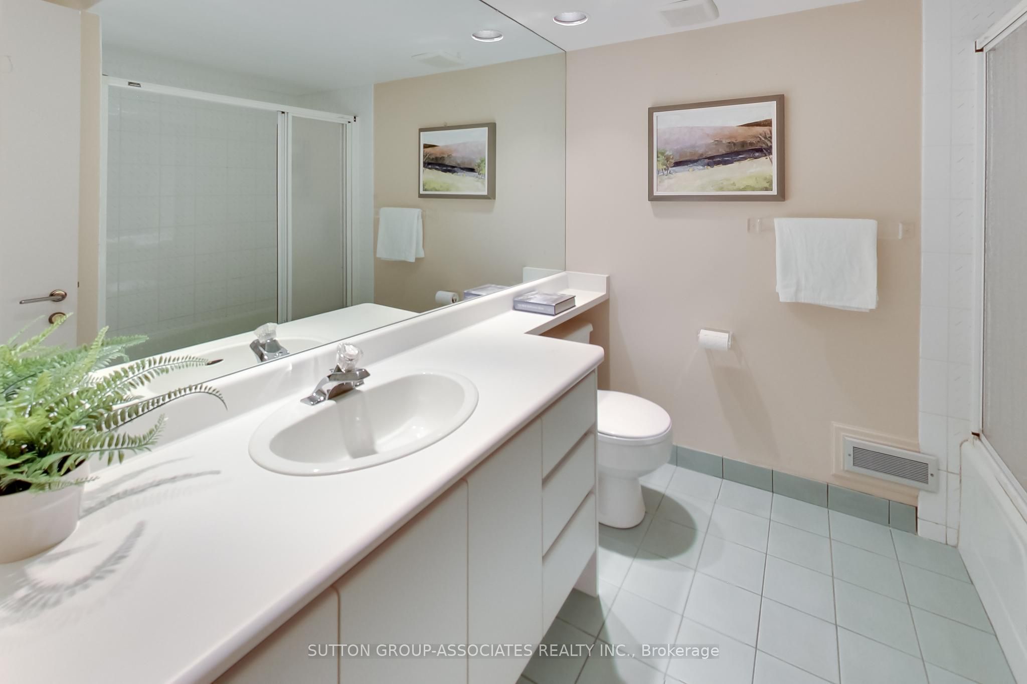 48 Lowther Avenue Property Photo 32