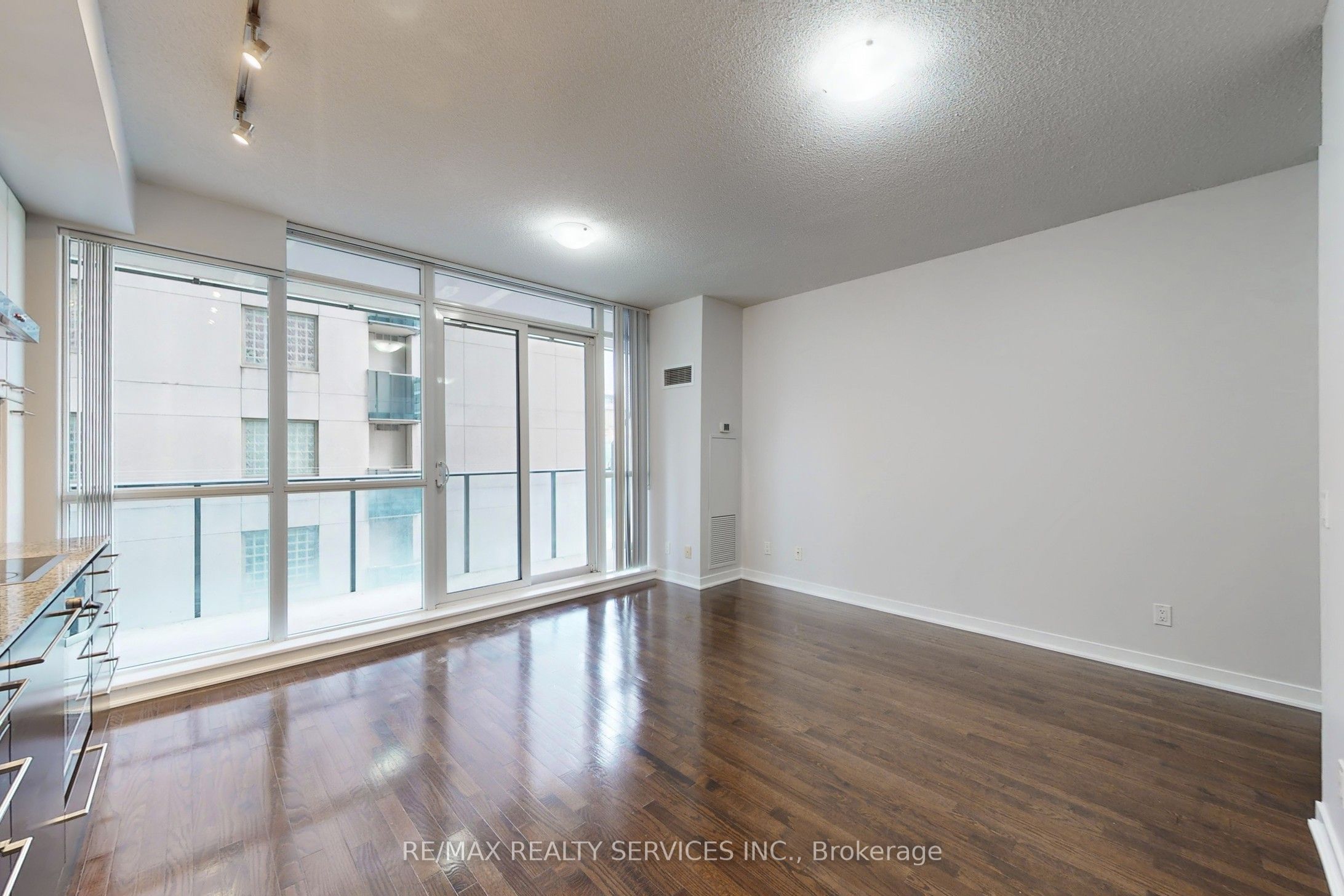 770 Bay Street 1009 Property Photo 12