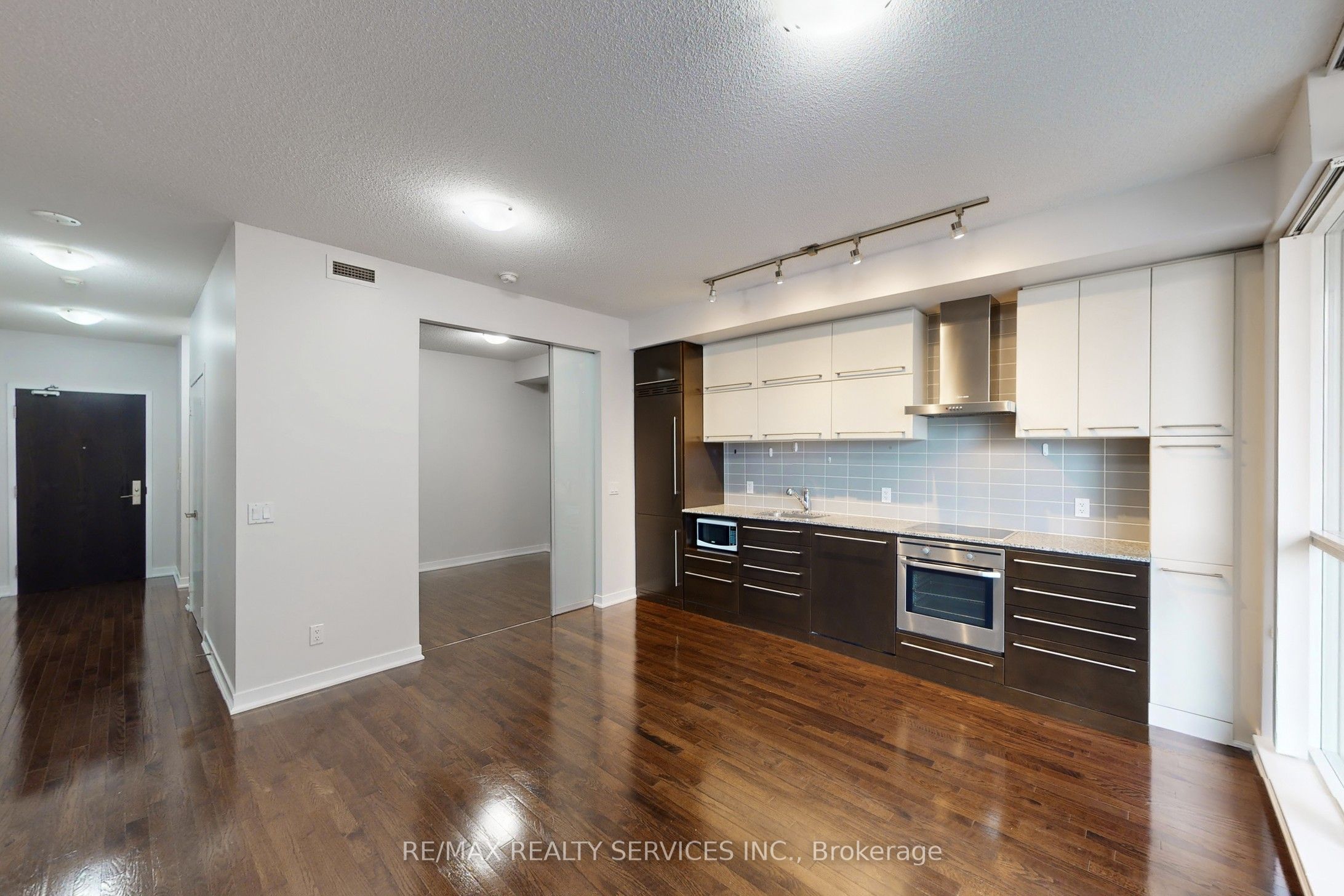 770 Bay Street 1009 Property Photo 15