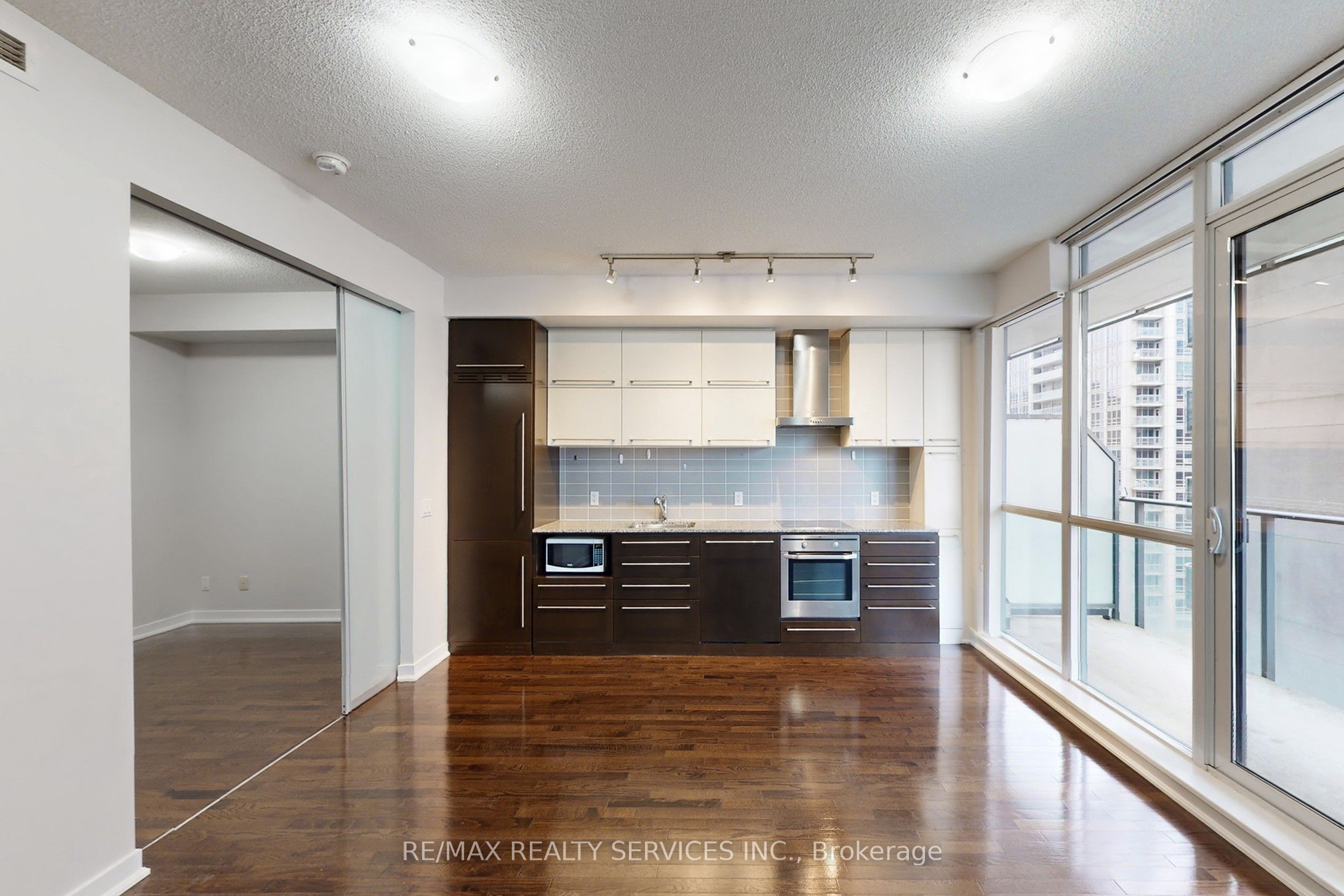 770 Bay Street 1009 Property Photo 16