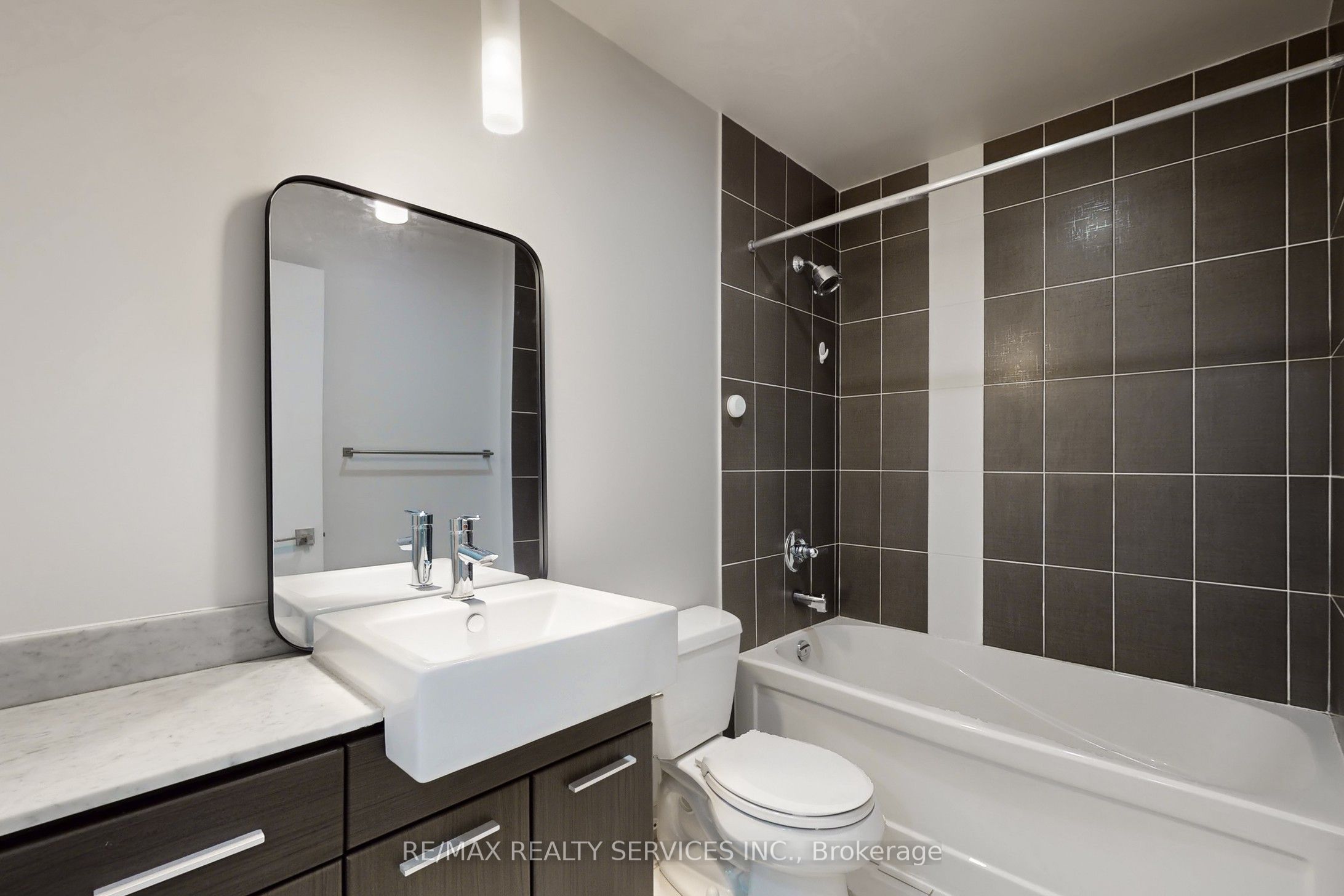 770 Bay Street 1009 Property Photo 24