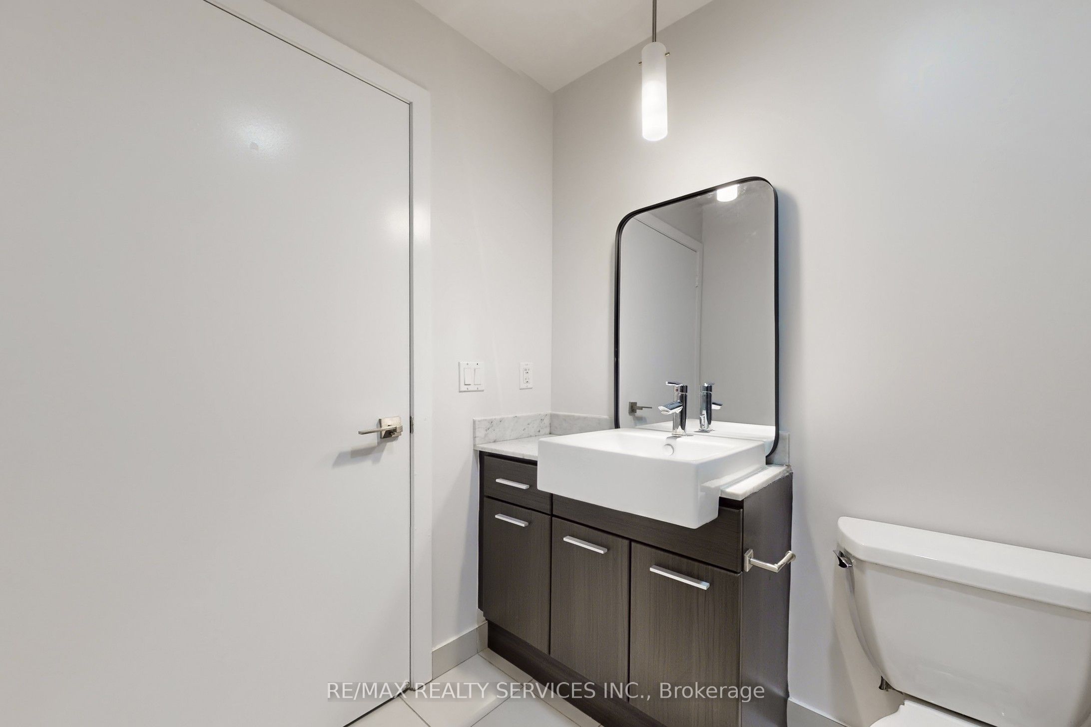 770 Bay Street 1009 Property Photo 25