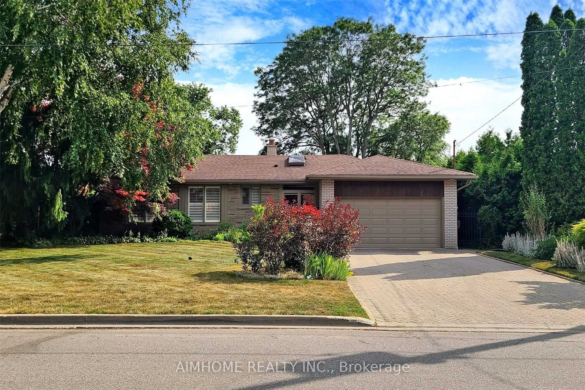 103 Alamosa Drive Property Photo 1