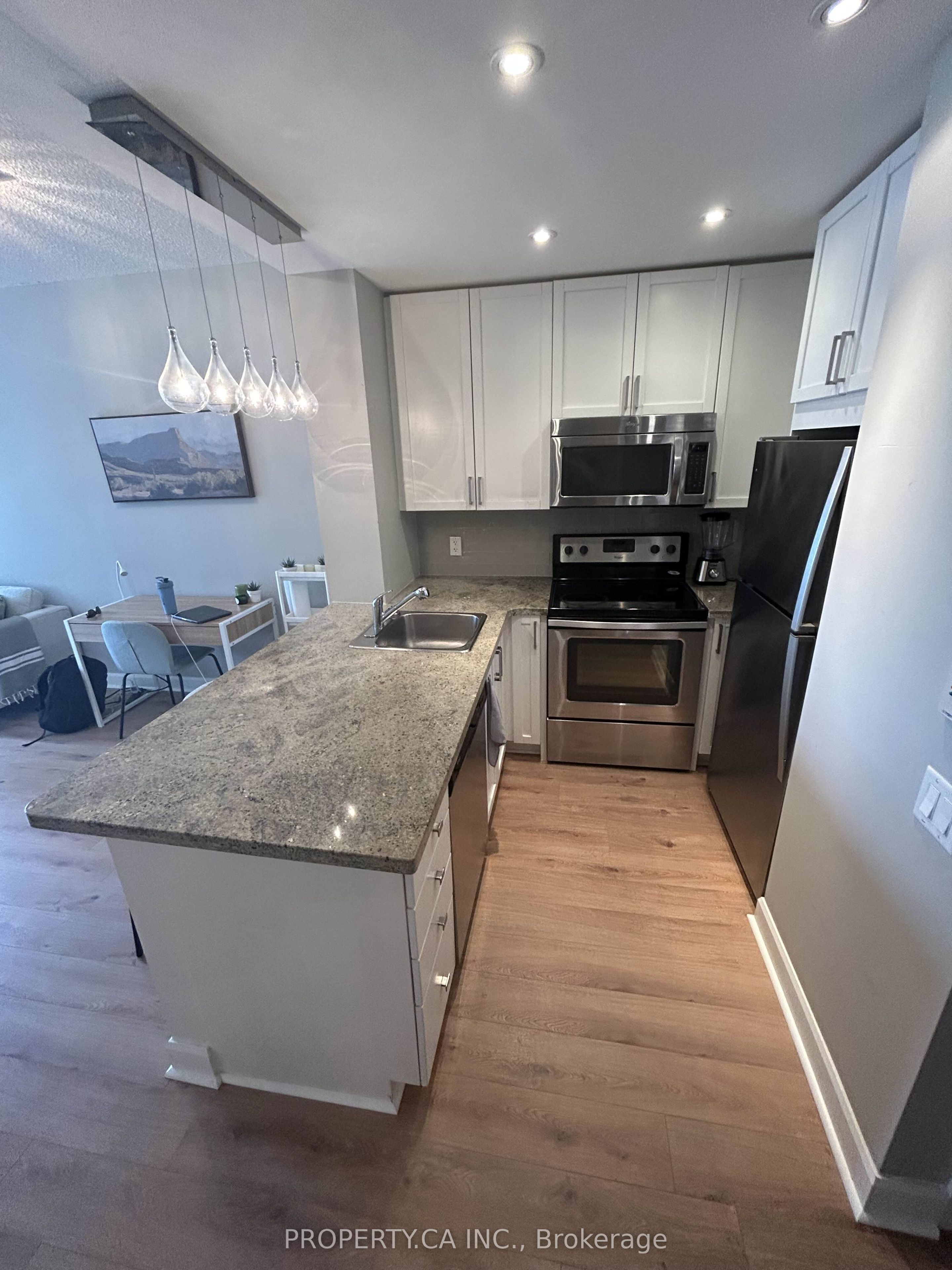 85 Bloor Street E 1503 Property Photo 3