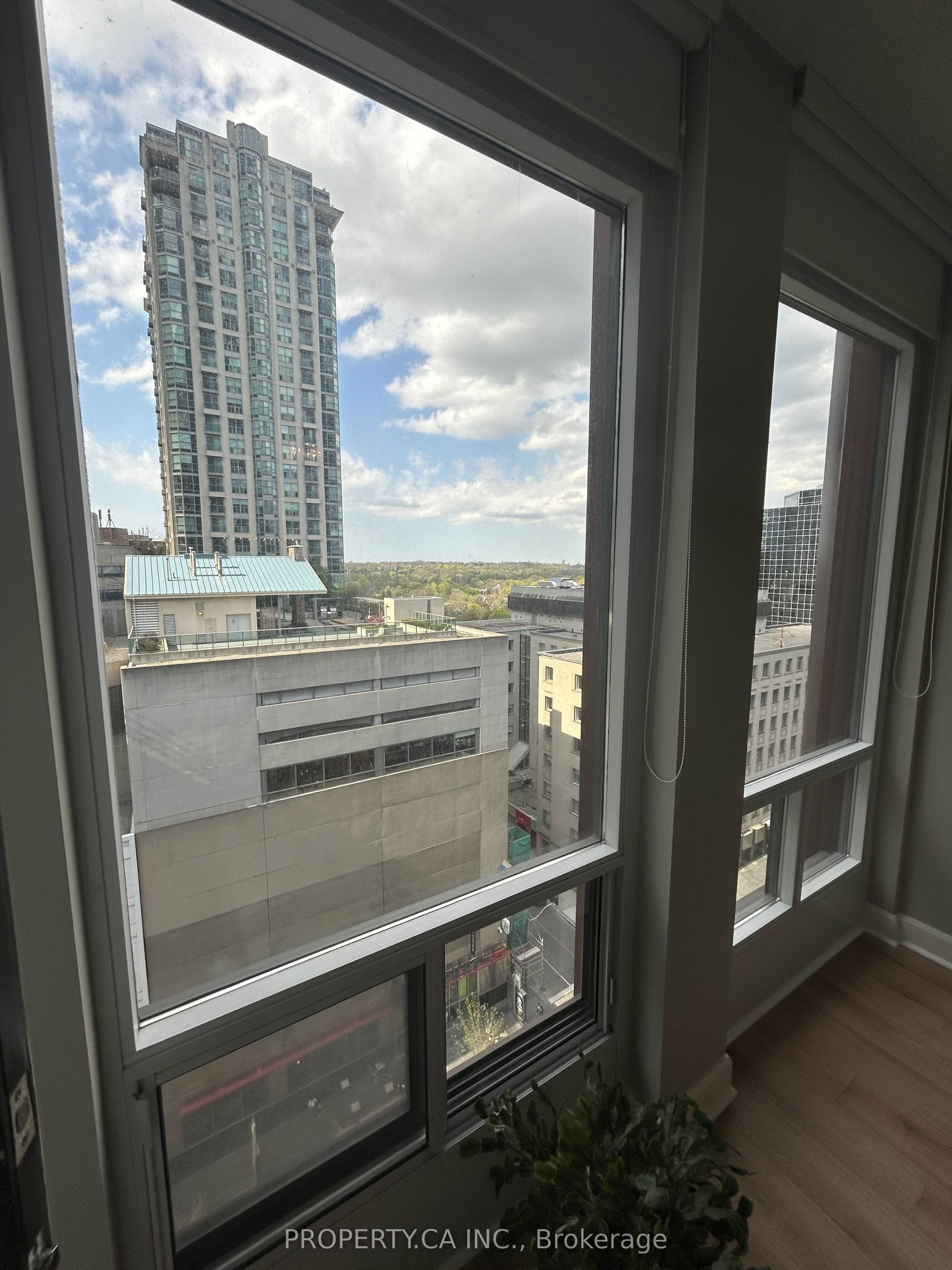 85 Bloor Street E 1503 Property Photo 8