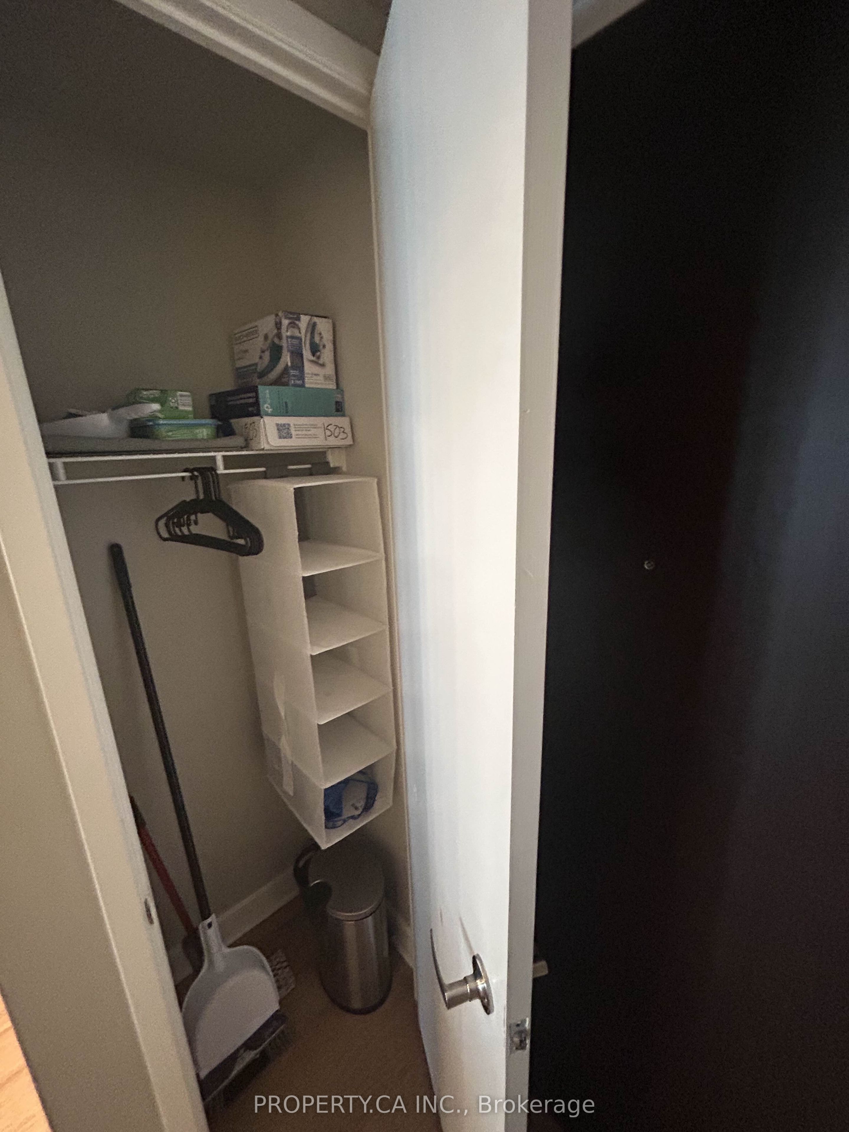 85 Bloor Street E 1503 Property Photo 9