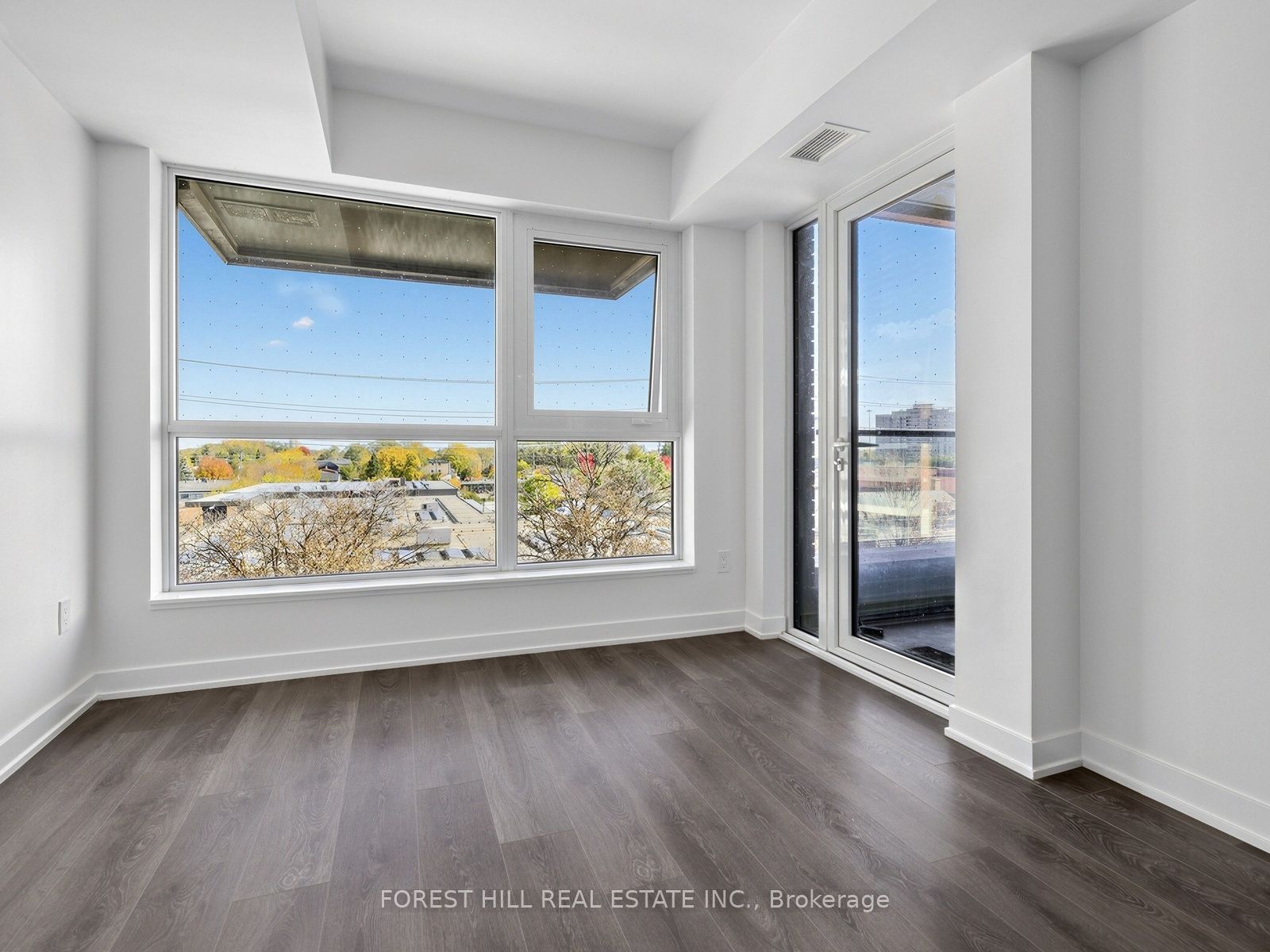 8 Tippett Road 407 Property Photo 6