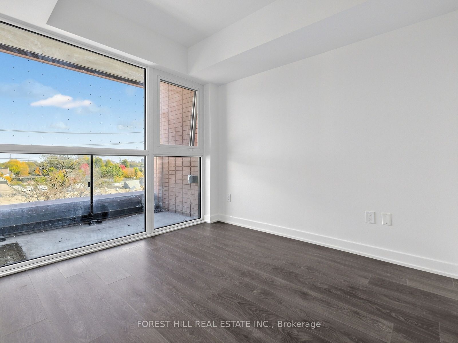 8 Tippett Road 407 Property Photo 17