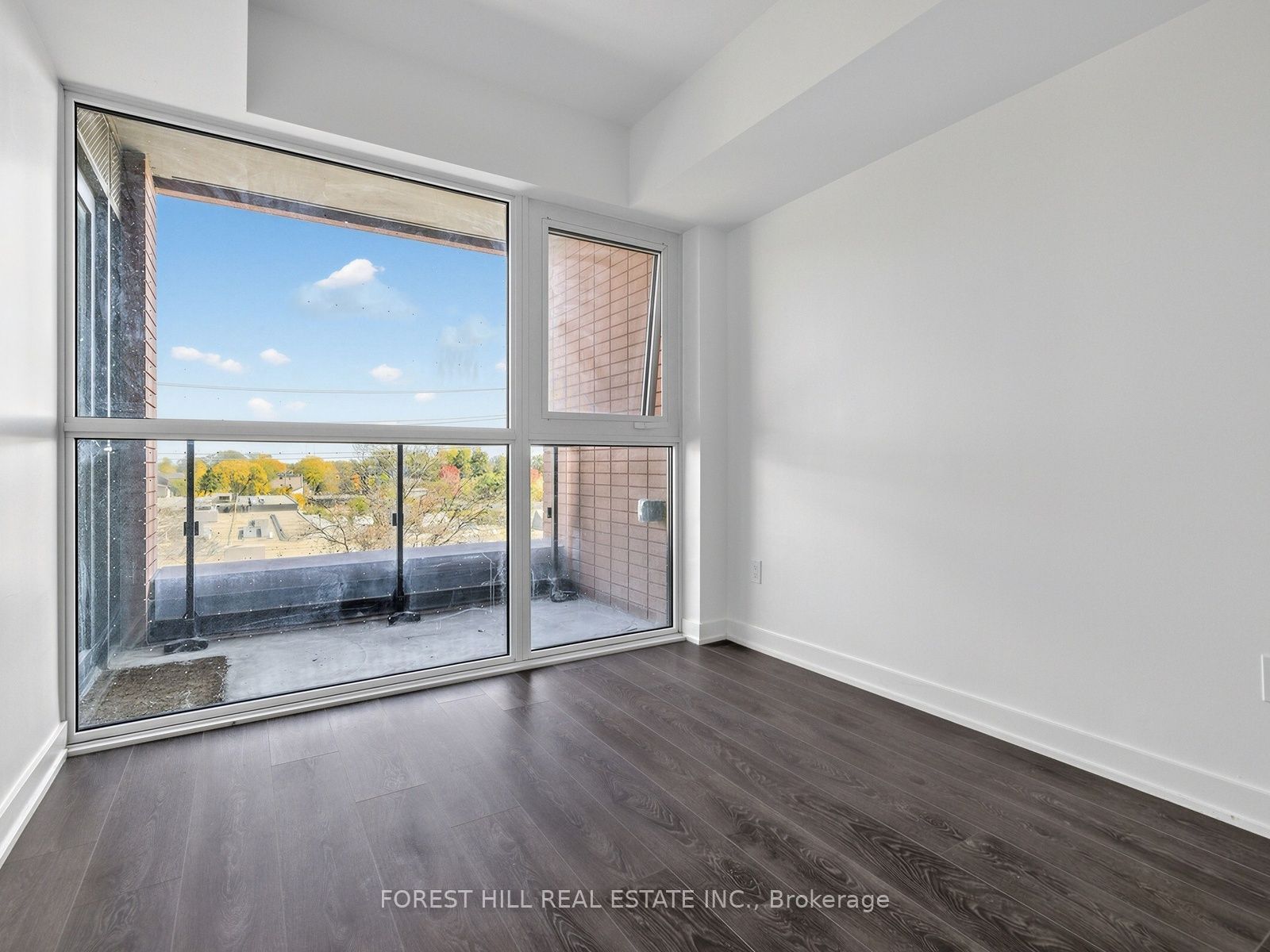 8 Tippett Road 407 Property Photo 18