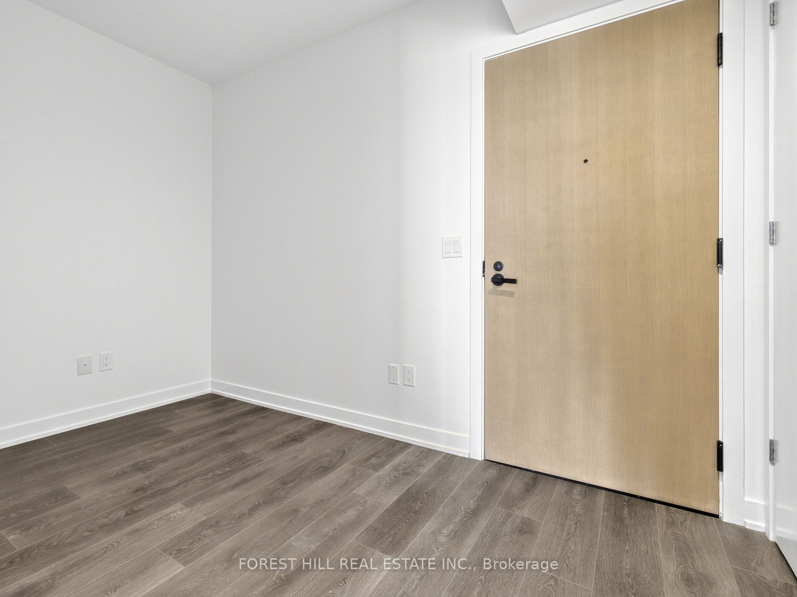 8 Tippett Road 407 Property Photo 21