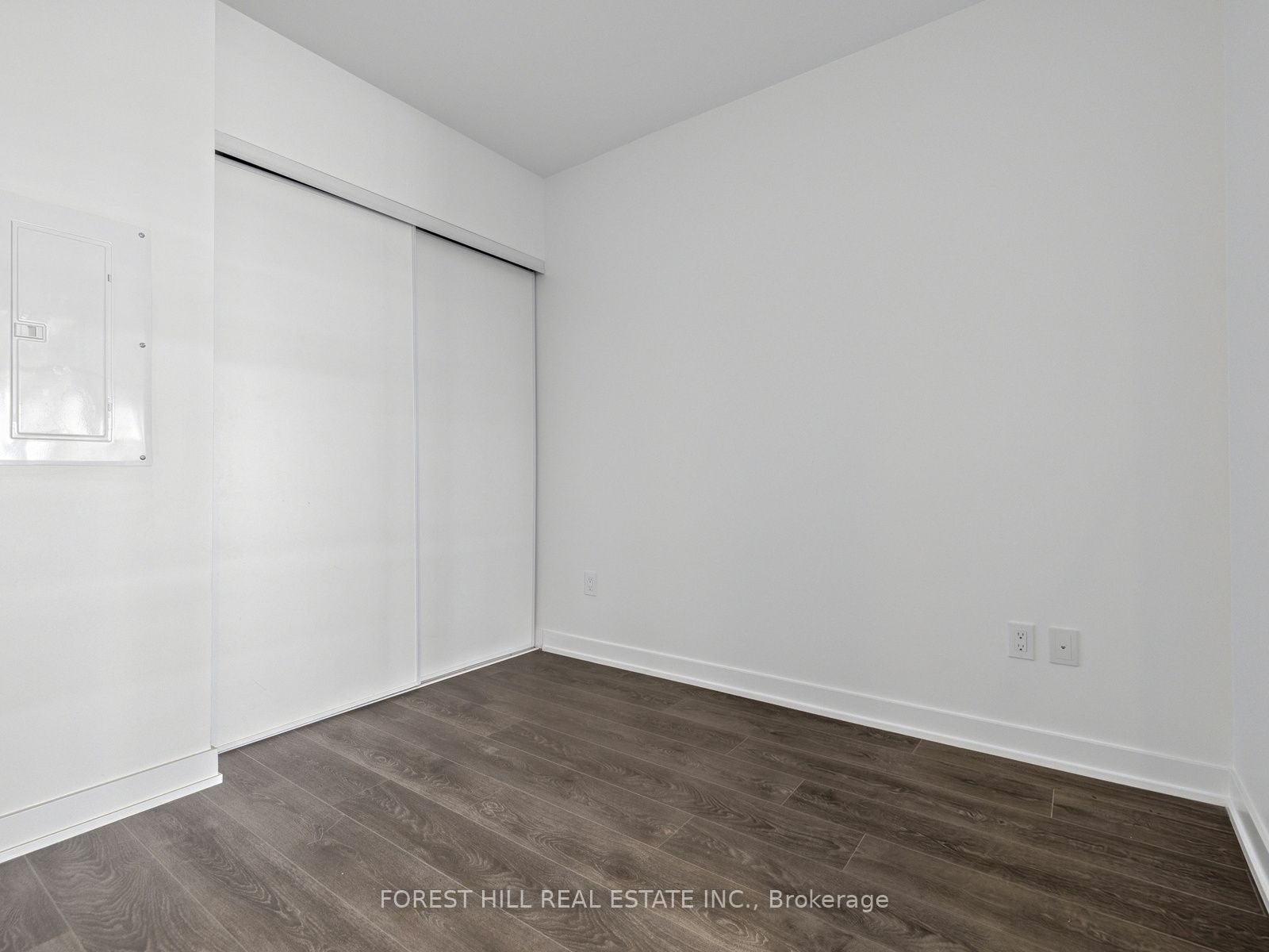 8 Tippett Road 407 Property Photo 23