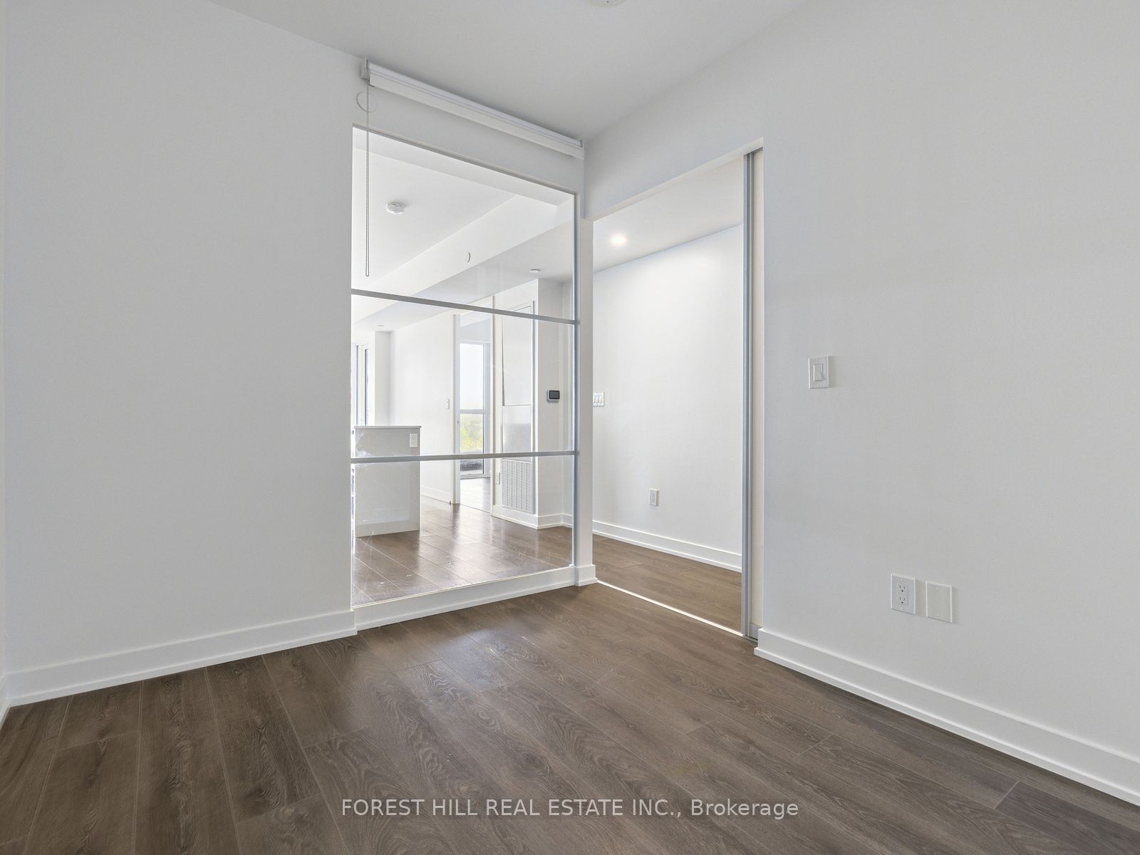 8 Tippett Road 407 Property Photo 24