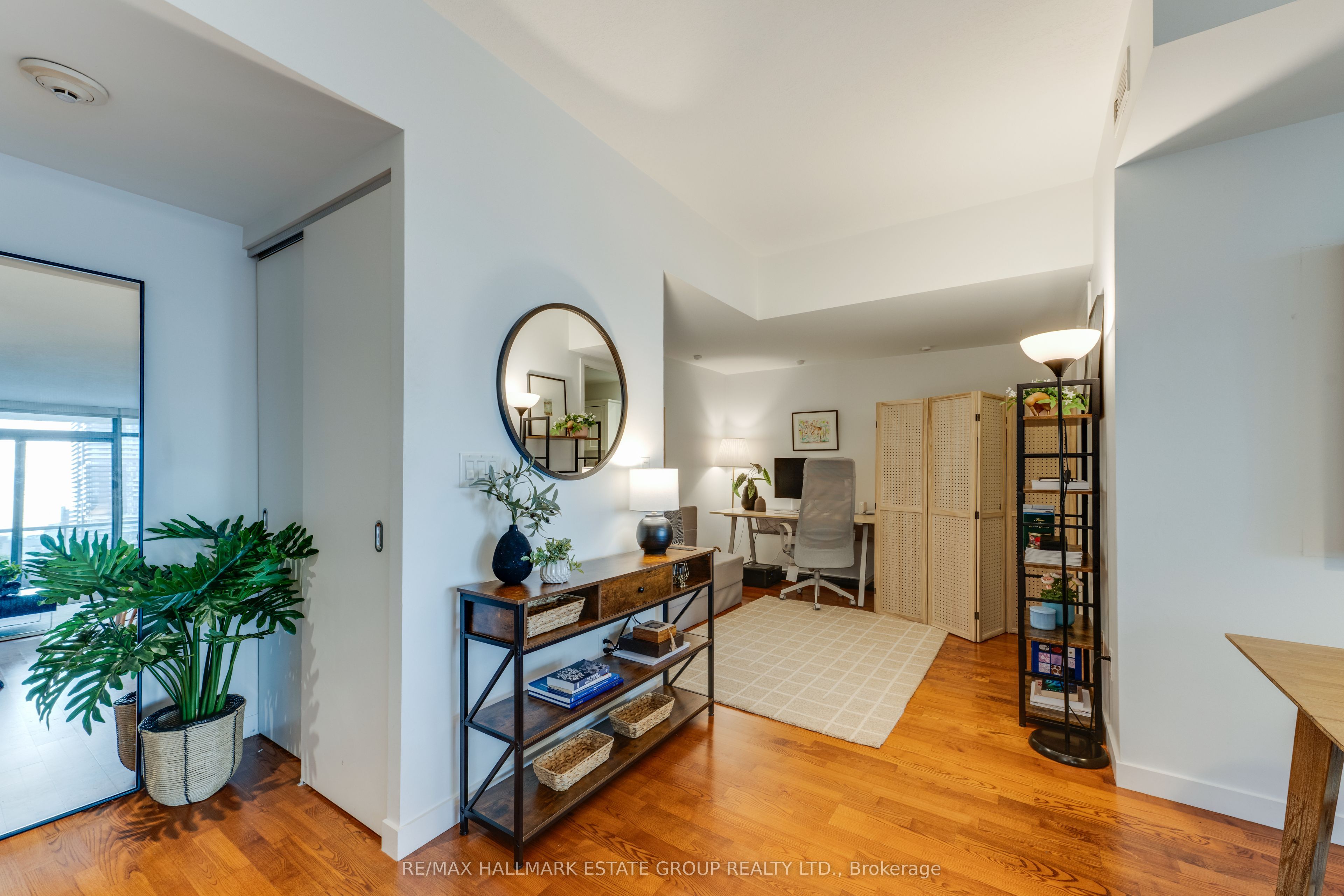 285 Mutual Street 2201 Property Photo 24