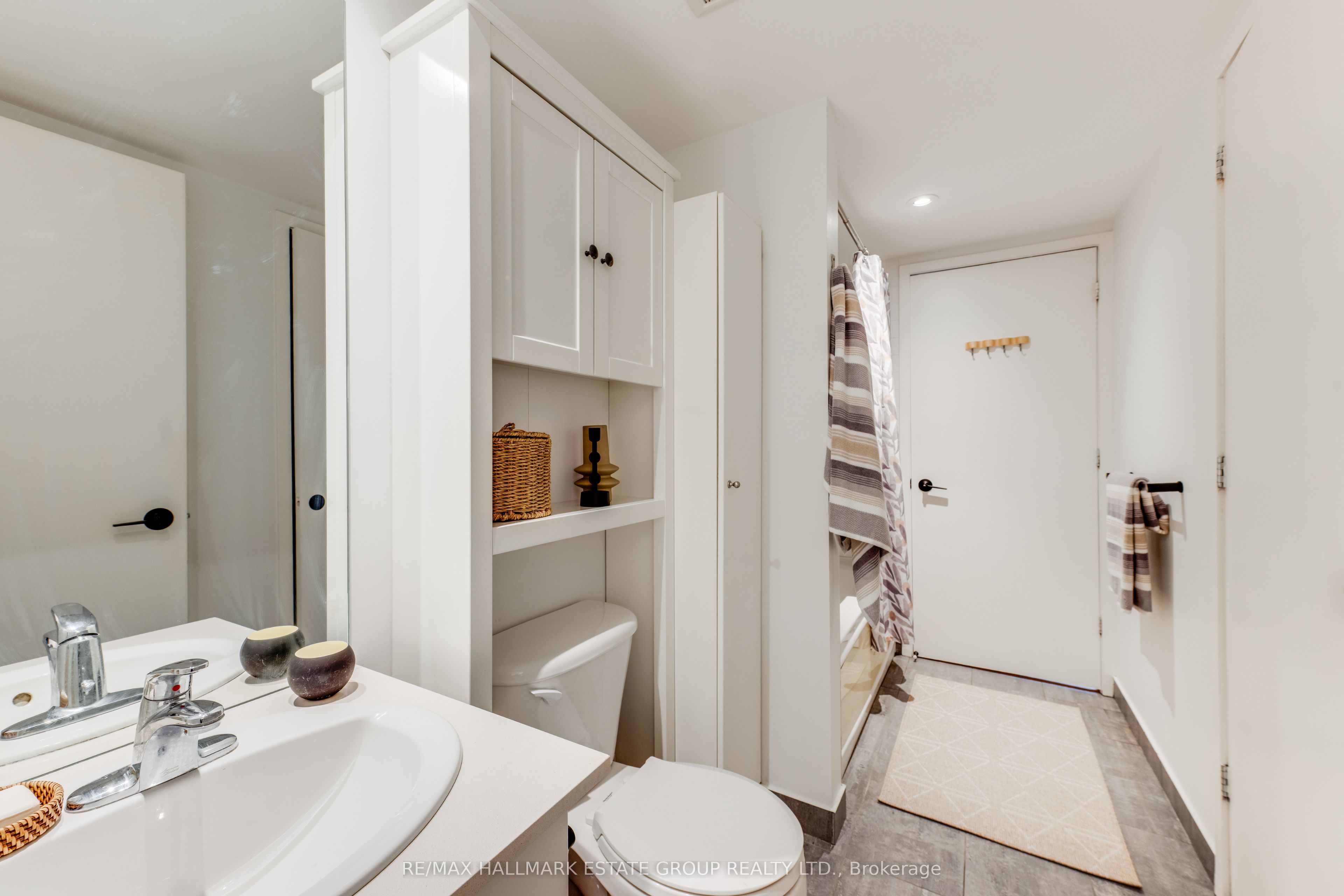 285 Mutual Street 2201 Property Photo 29