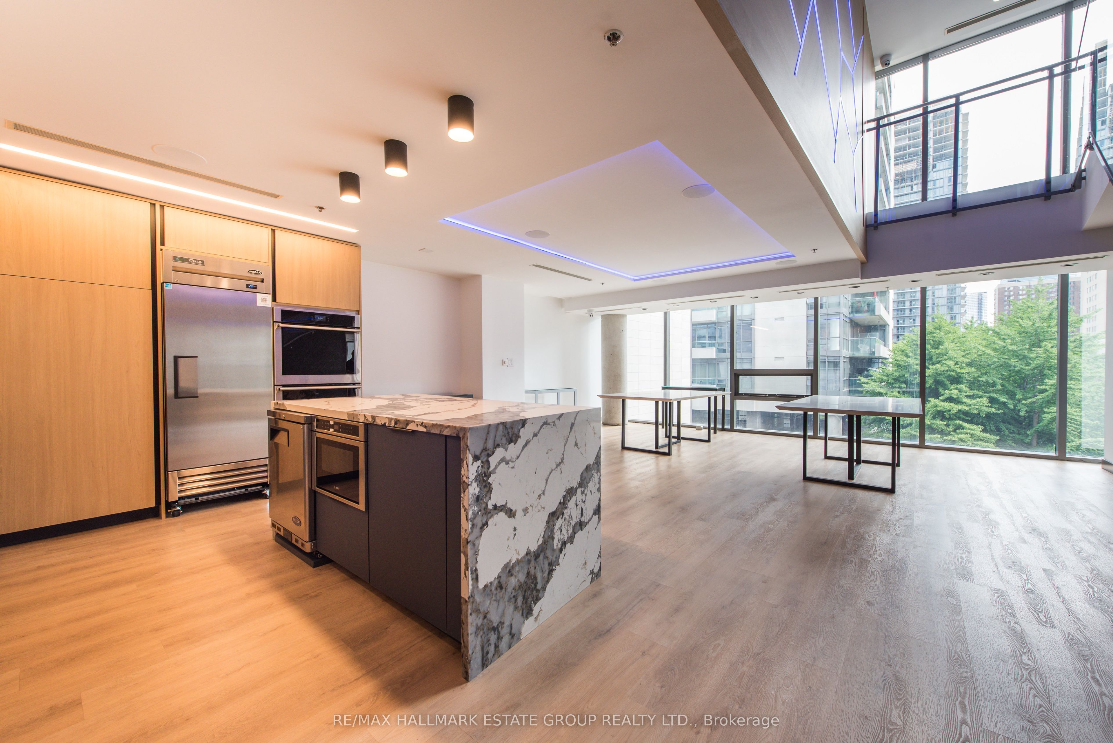 285 Mutual Street 2201 Property Photo 44