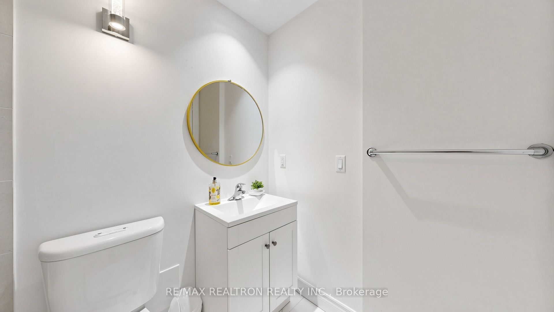 100 Harrison Garden Boulevard 1223 Property Photo 43