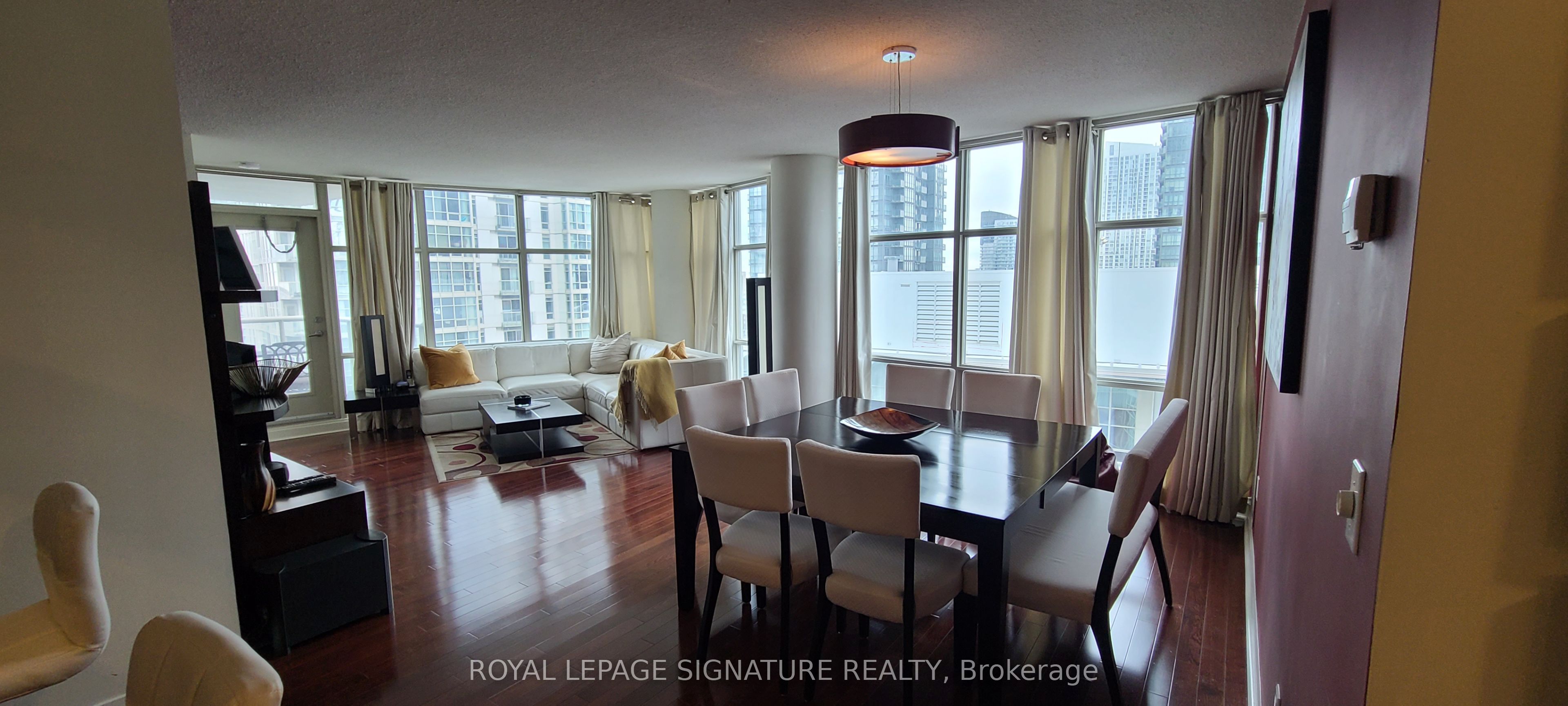 10 Navy Wharf Court 1212 Property Photo 2