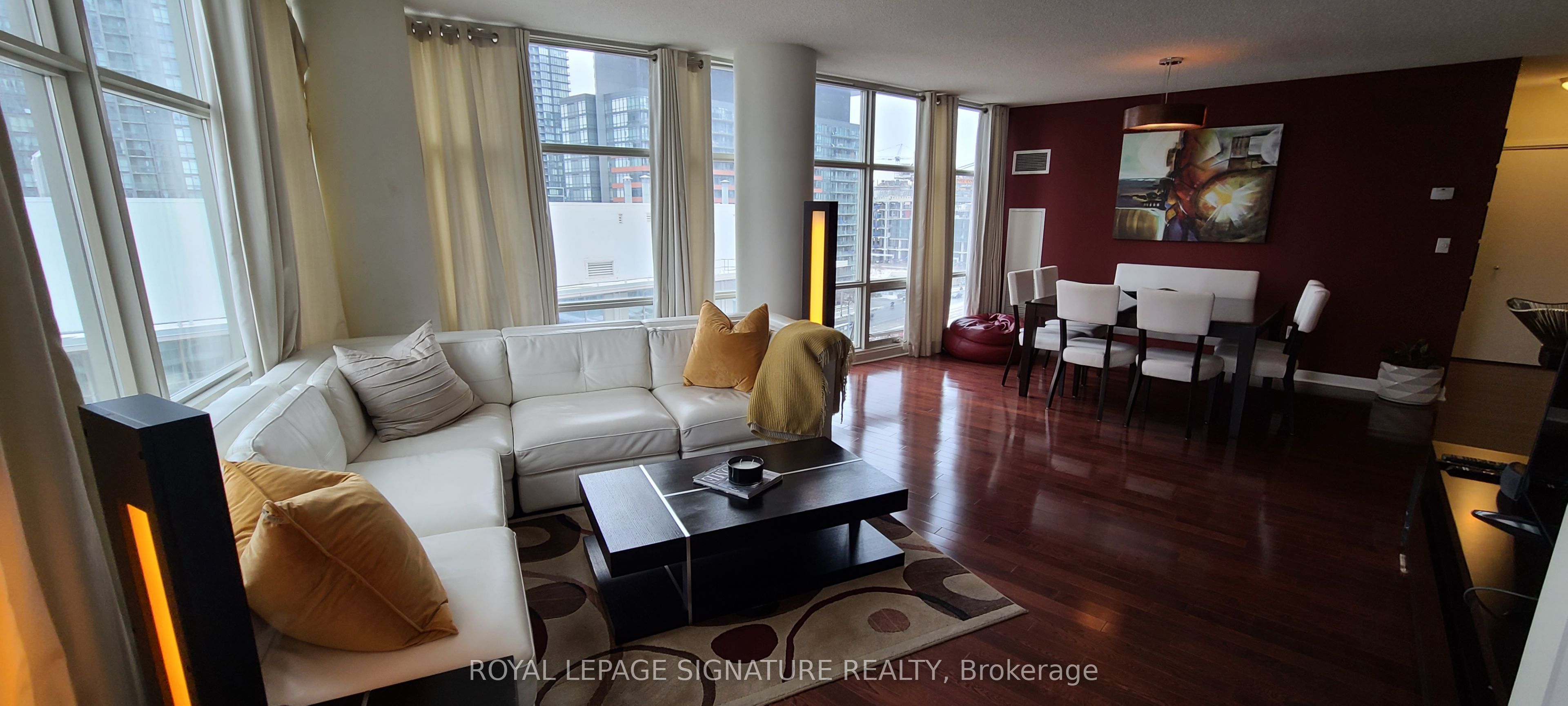 10 Navy Wharf Court 1212 Property Photo 3