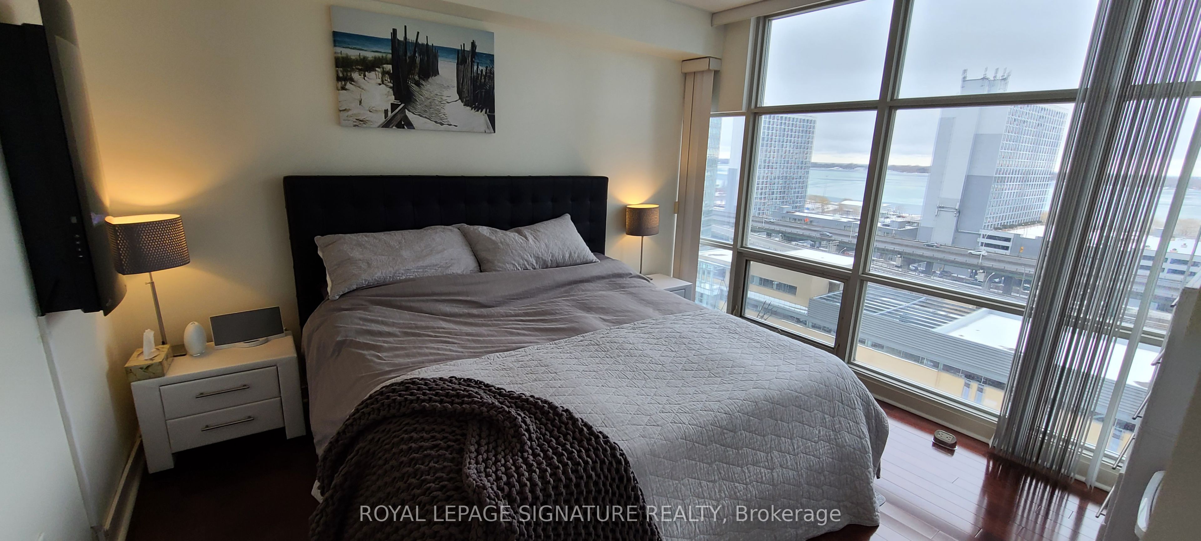 10 Navy Wharf Court 1212 Property Photo 12