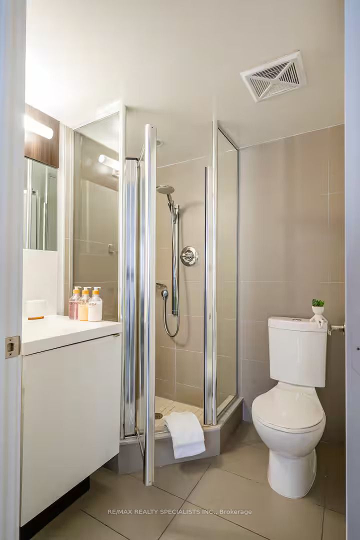 300 Front Street W 304 Property Photo 11