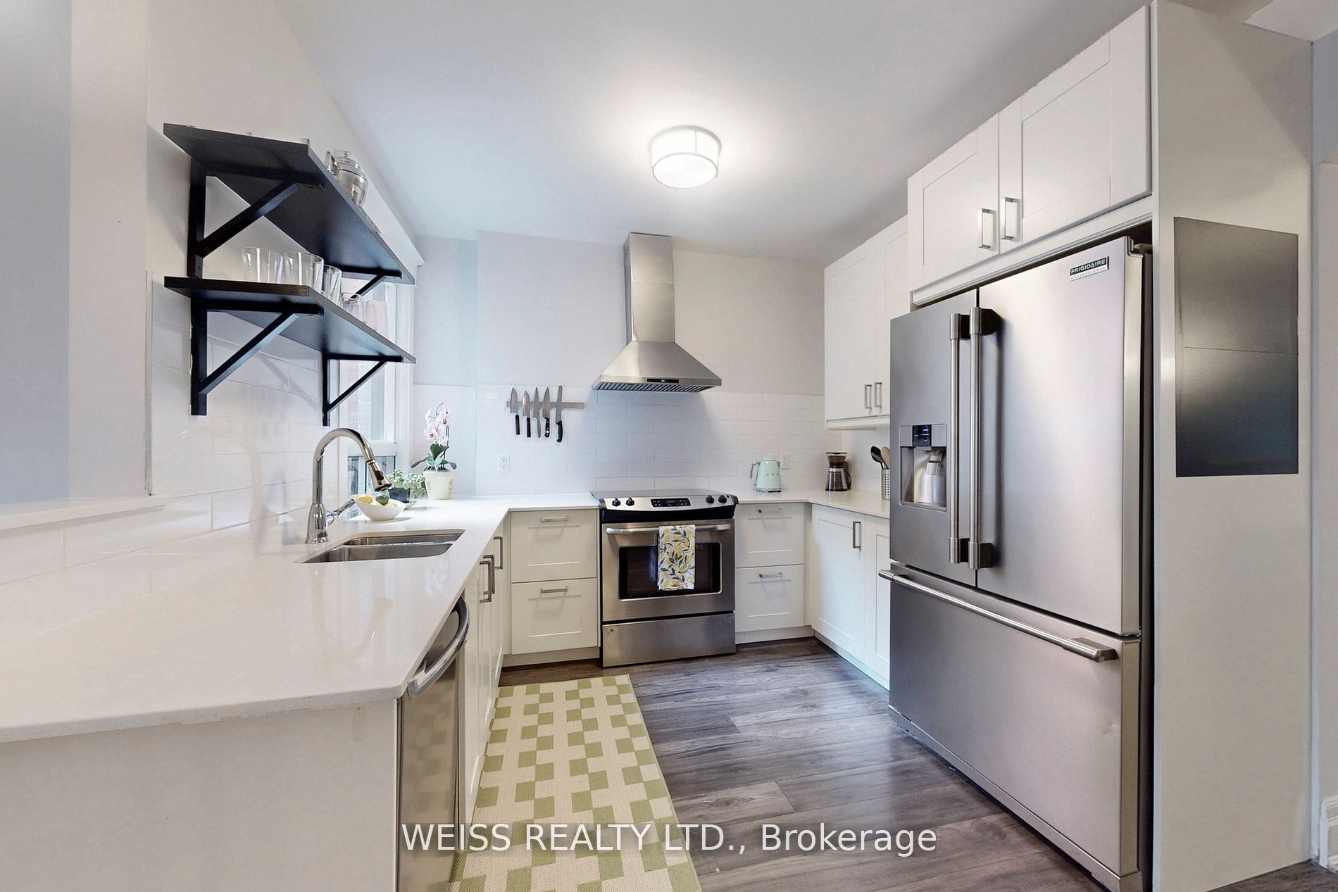 758 Richmond Street W Property Photo 8