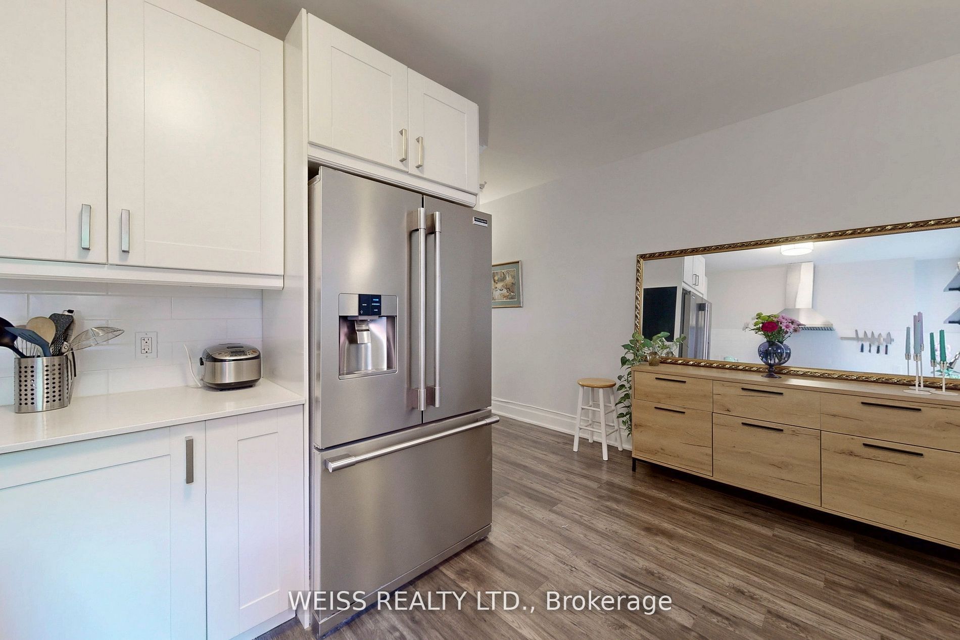 758 Richmond Street W Property Photo 9