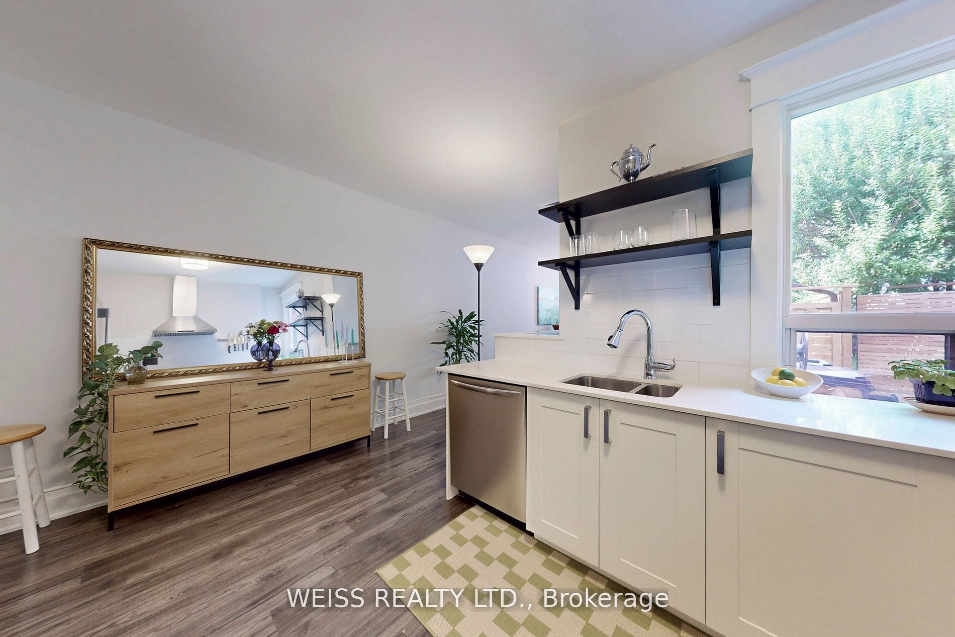 758 Richmond Street W Property Photo 10