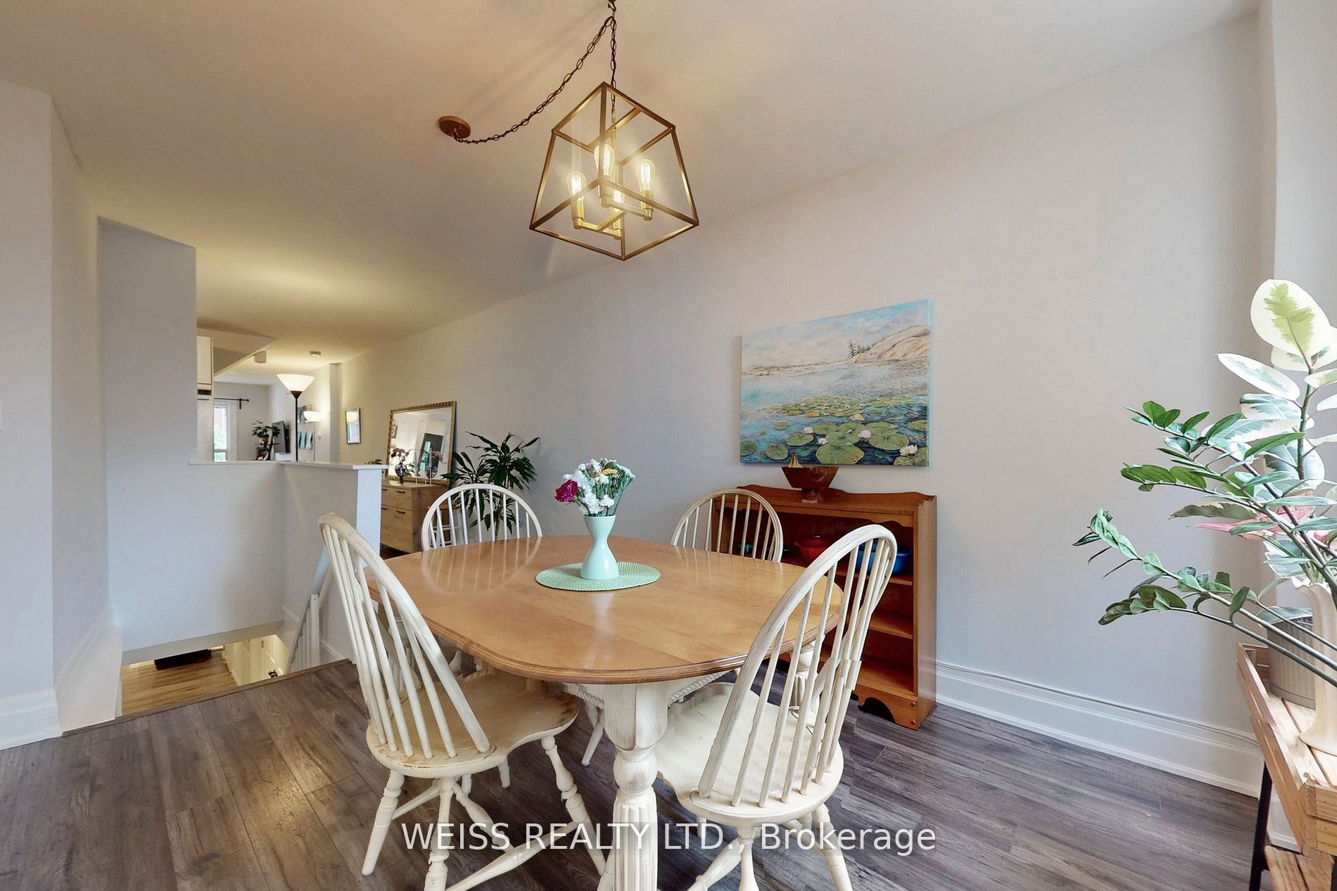 758 Richmond Street W Property Photo 12