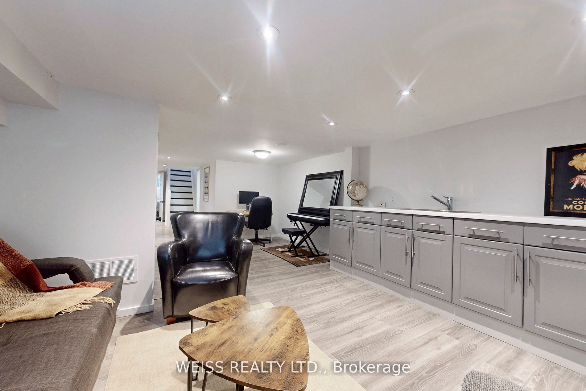 758 Richmond Street W Property Photo 28