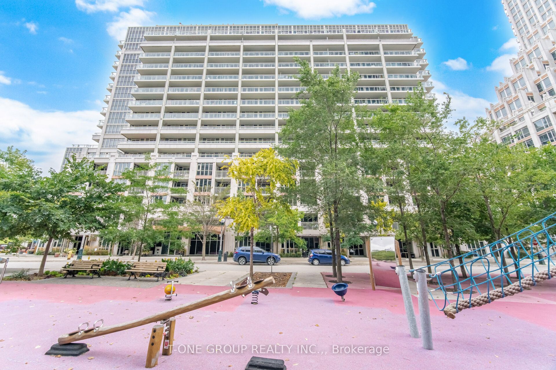 35 Bastion Street 311 Property Photo 2